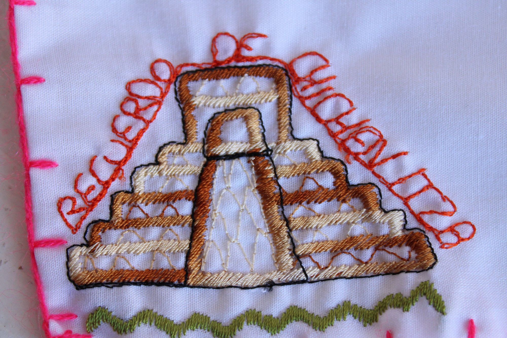 Vintage Vintage Handkerchief, Chichen Itza Mayan Mexico Souvenir, E Size ONE SIZE - 6 Thumbnail