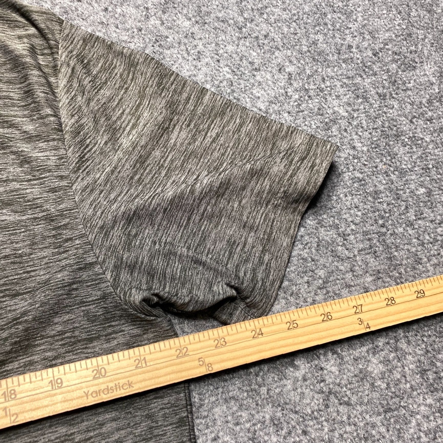 Under Armour Under Armour Polo Shirt Mens Medium Gray Space Dye HeatGear Loose Short Sleeve Size US M / EU 48-50 / 2 - 6 Thumbnail