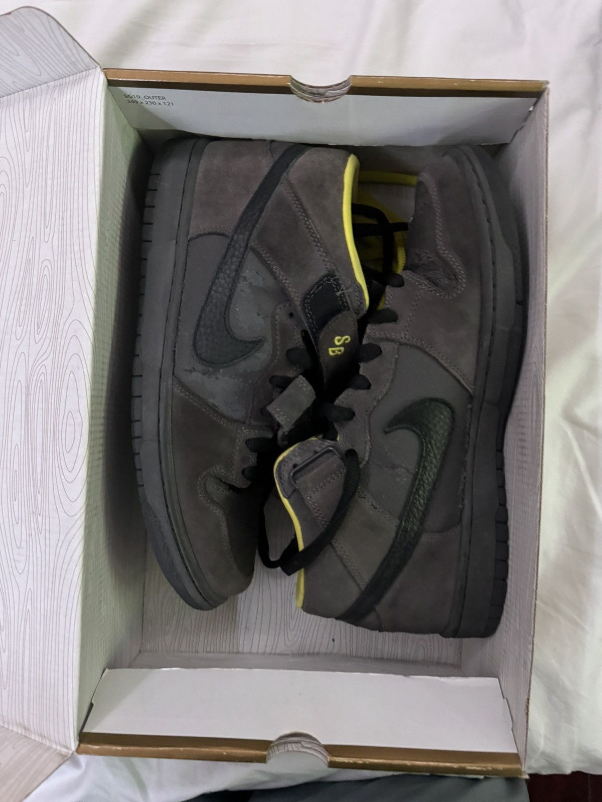 Nike 2008 Nike SB Dunk Mid Pro Batman’s used size 10 Size US 10 / EU 43 - 3 Thumbnail