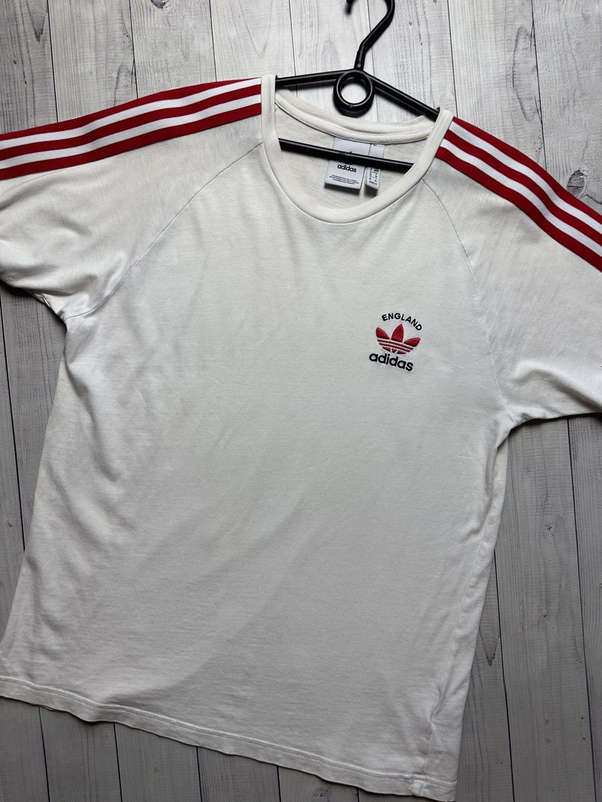 Adidas × Vintage Vintage adidas England retro tee size M Size US M / EU 48-50 / 2 - 2 Thumbnail