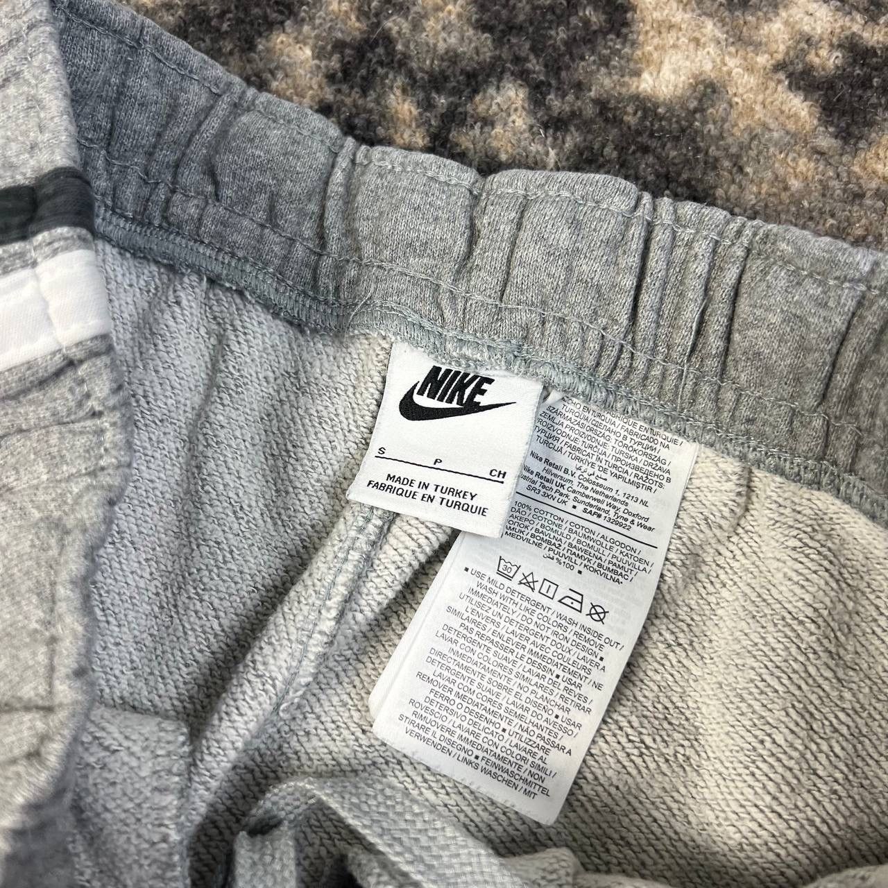 Nike Nike Big Embroidered Logo Baggy Sweatpants Size US 30 / EU 46 - 6 Thumbnail