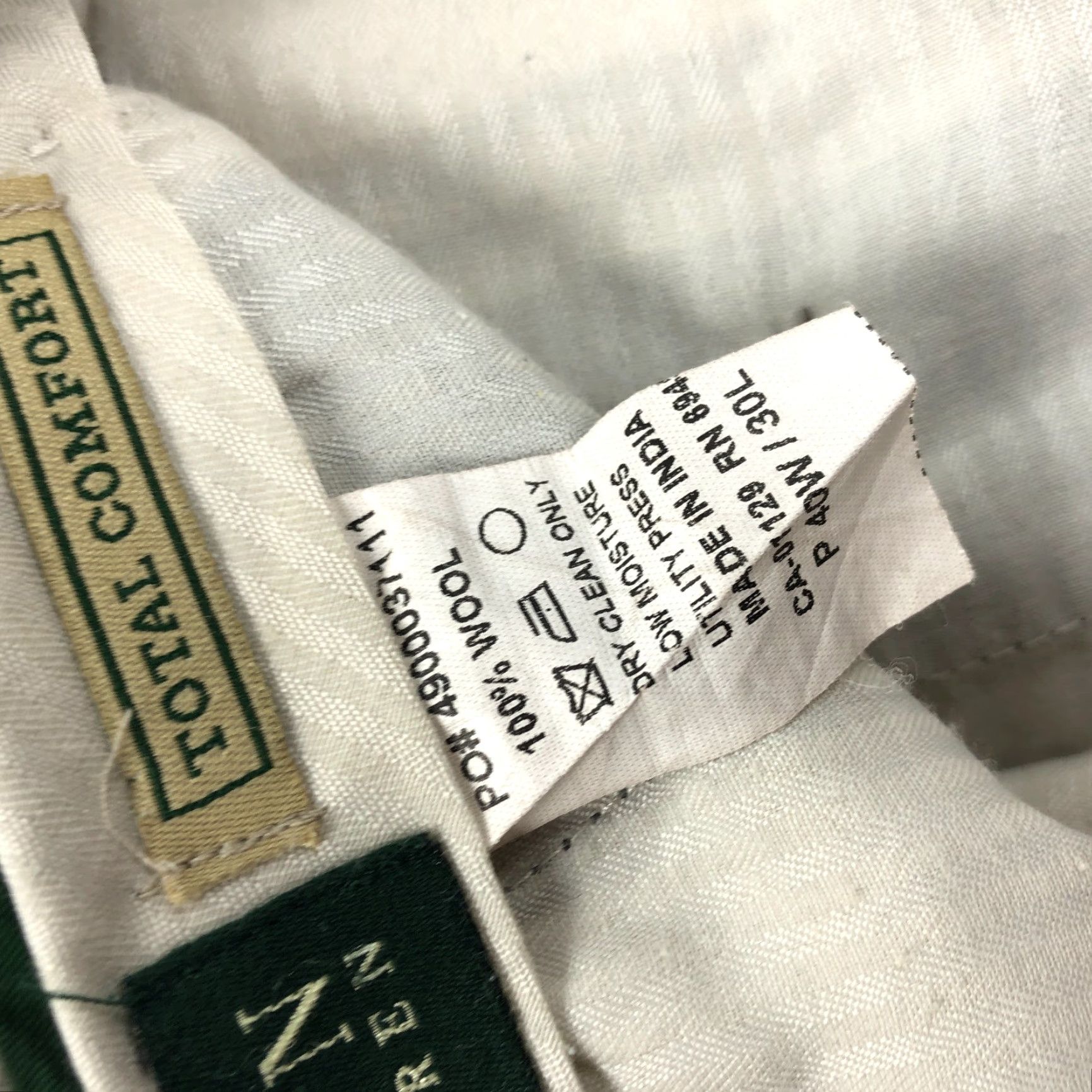Ralph Lauren VINTAGE? No. Ralph Lauren Dress Pants Mens 40x30 Gray 100% Wool Total Comfort Dress Pants Regular Mens Gray Wool 40 30 City Preppy Ready? Size US 40 / EU 56 - 7 Thumbnail