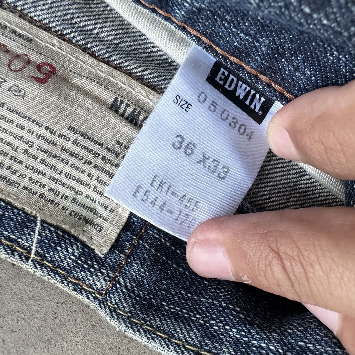 Japanese Brand Vintage Edwin 503 Distressed Jean Faded Denim Pant W38 Size US 38 / EU 54 - 9 Thumbnail