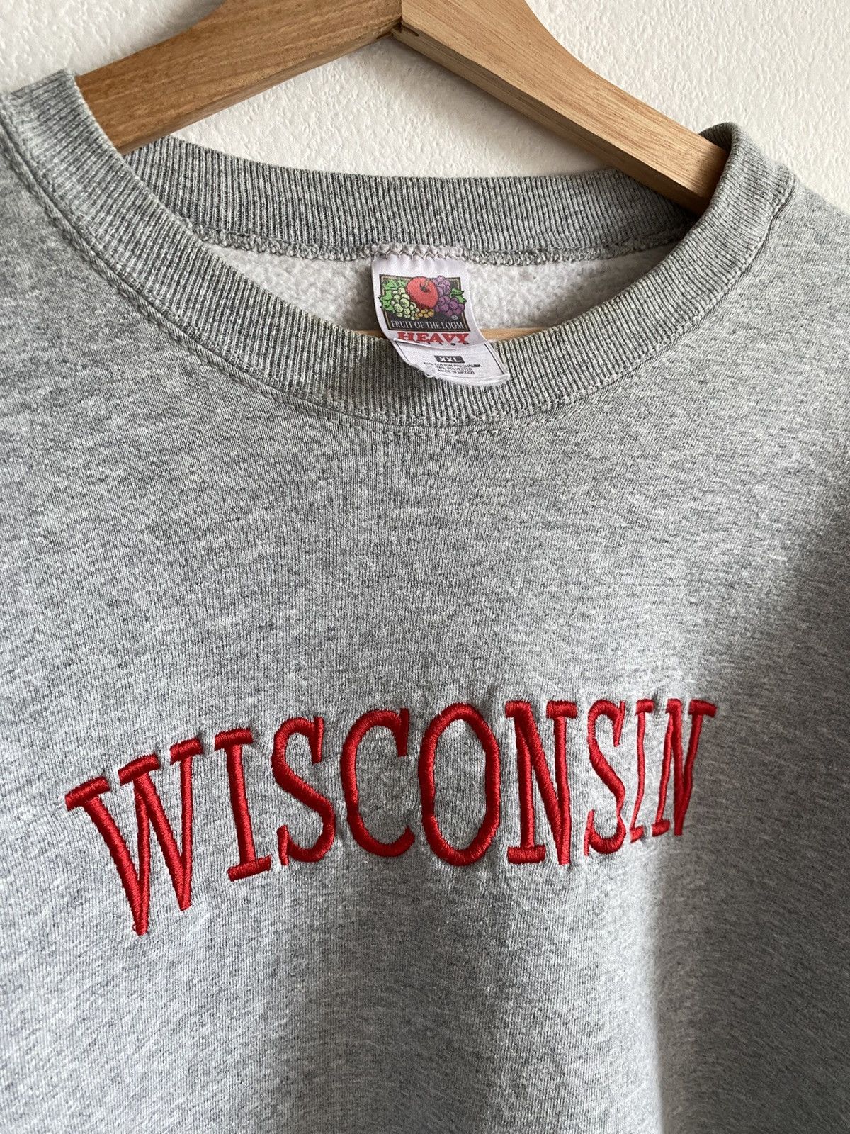 Vintage Vintage 00s Wisconsin University Crewneck Sweatshirt Size US XXL / EU 58 / 5 - 3 Thumbnail