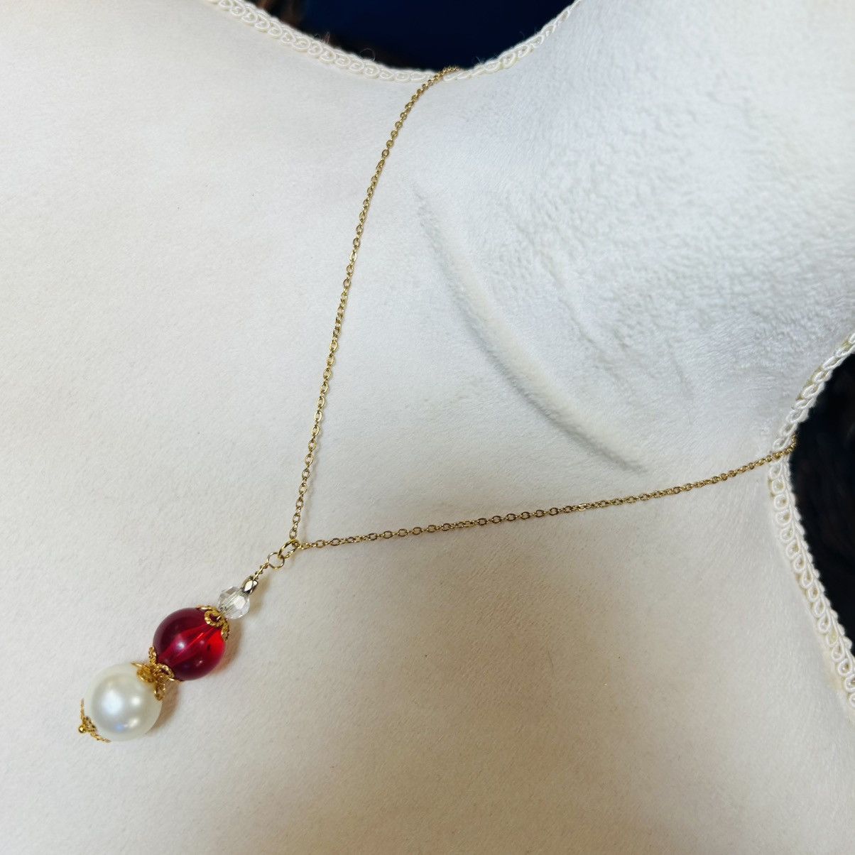 Handmade Handcrafted vintage bead vampire blood lucite drop necklace Size ONE SIZE - 2 Thumbnail