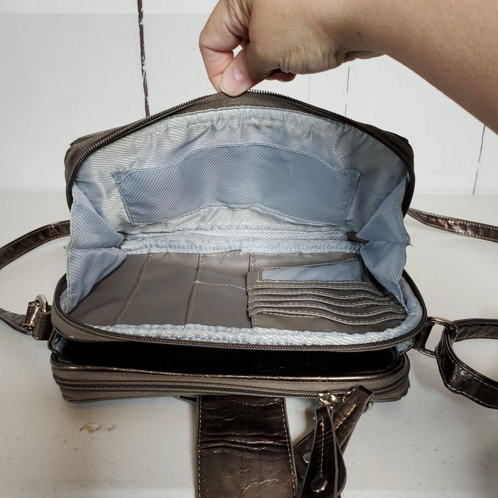 Designer Marc Chantal Embossed Patent Leather Organizer Crossbody Bag Size ONE SIZE - 13 Thumbnail