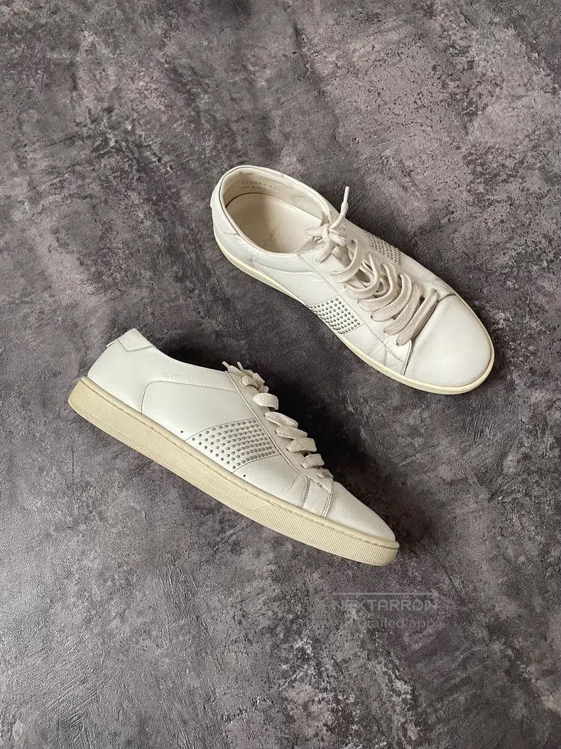 Saint Laurent Paris Saint Laurent Paris White stud low-top flat shoes Size US 7.5 / EU 40-41 - 3 Thumbnail