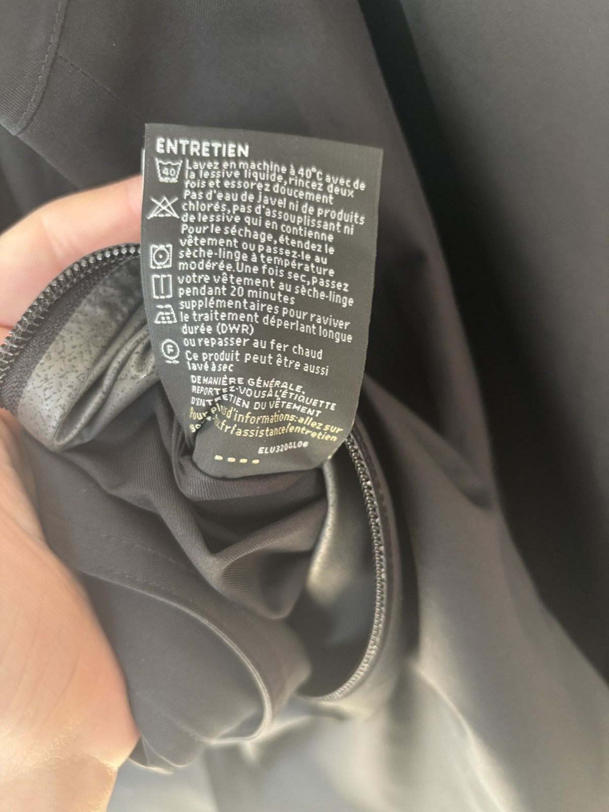 Acronym Acronym J103-GTV jacket size L Size US L / EU 52-54 / 3 - 11 Thumbnail