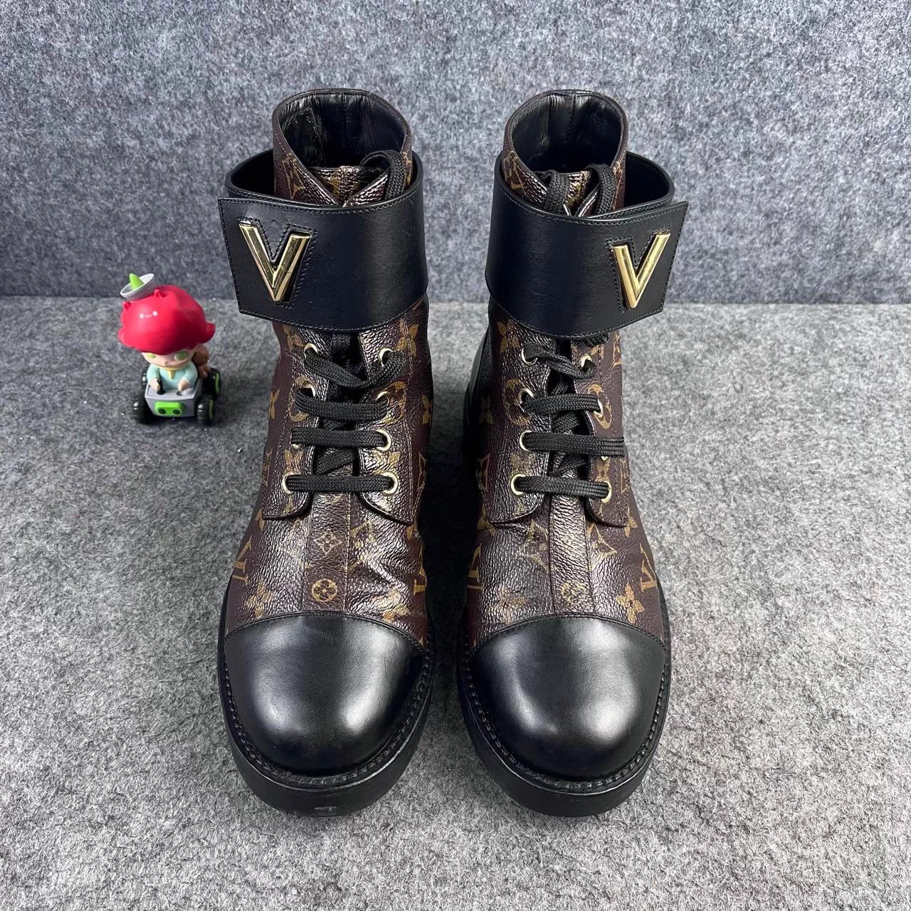 Louis Vuitton LV Monogram Lock Strap Ankle Boots 35.5 Size US 4.5 / IT 34.5 - 2 Thumbnail