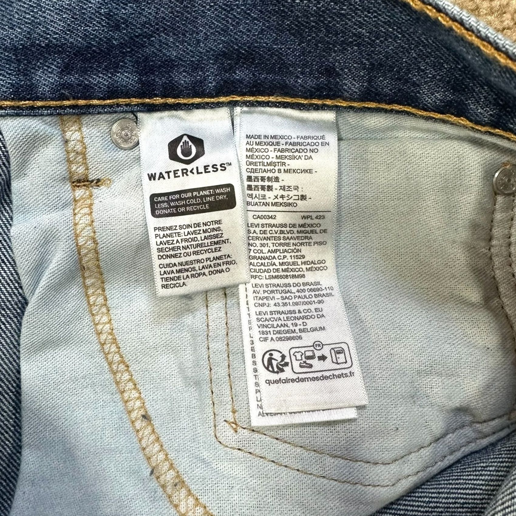 Levi's Levi's 517 Bootcut Jeans Mens 38x32 Blue Denim Pants Cowboy western Slim Regular Fit 5-Pocket USA Leather Logo Bag Closure Zip Belt Loops Distressed Size US 38 / EU 54 - 4 Thumbnail