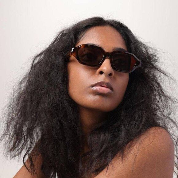 Loewe Loewe LW40157U 72E Sunglasses Shiny Pink Rectangle Frame Size ONE SIZE - 2 Thumbnail