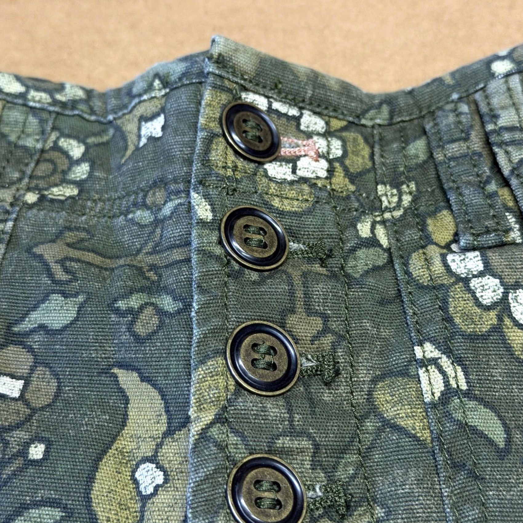 Anthropologie Anthropologie Pants Womens 27 Green Floral Twill Chino Relaxed Straight Pockets Button Fly Spring Casual Mens Womens Girls Boys? Size 27" / US 4 / IT 40 - 6 Thumbnail