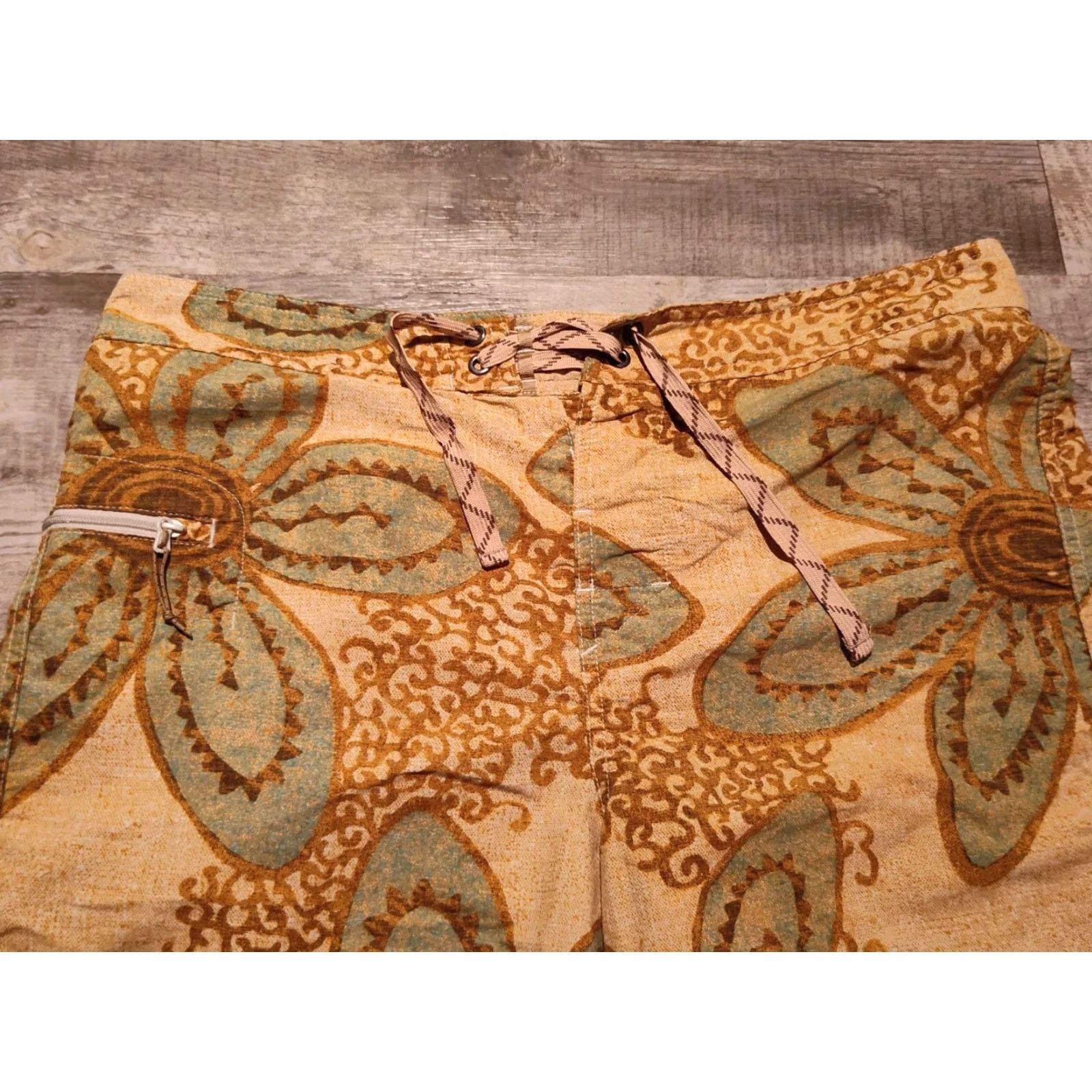 Patagonia Patagonia Wavefarer Shorts Mens 34 Boardshorts Stretch Tropical Beach Tan Brown Size US 34 / EU 50 - 5 Thumbnail