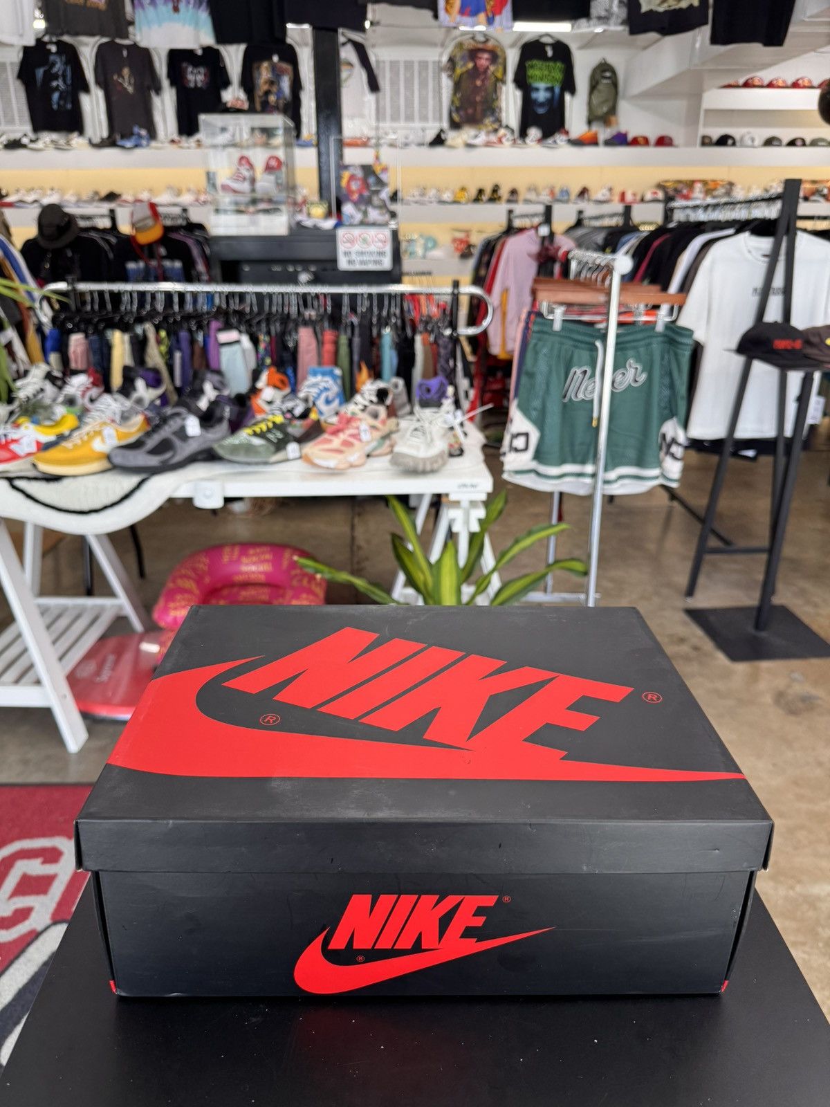 Jordan Brand Air Jordan 1 Retro High Hyper Royal Smoke Grey Size 9 (2021) Size US 9 / EU 42 - 13 Thumbnail