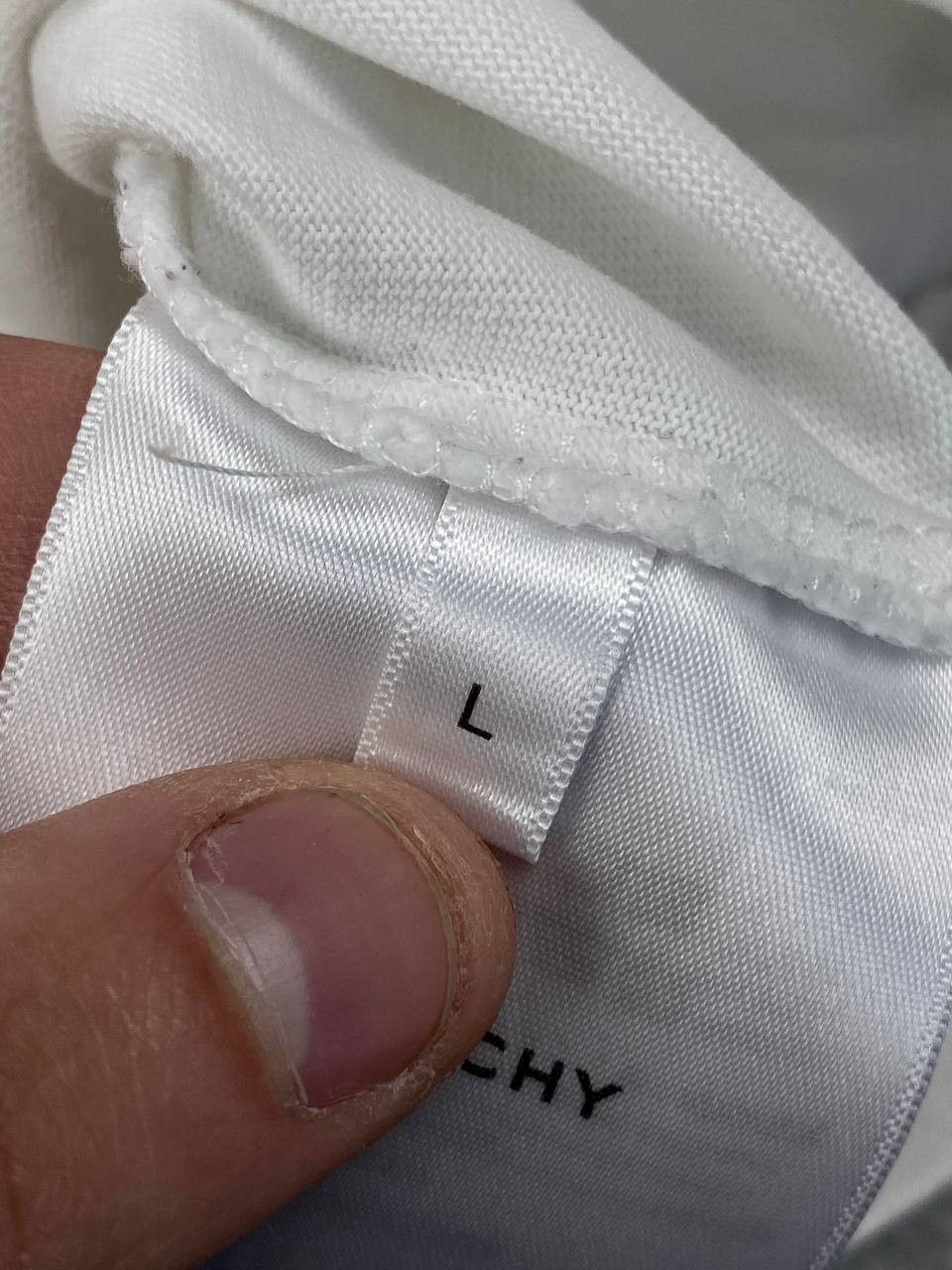 Givenchy Givenchy Embroidered Big Logo T-Shirt Men Size L White Size US L / EU 52-54 / 3 - 15 Thumbnail