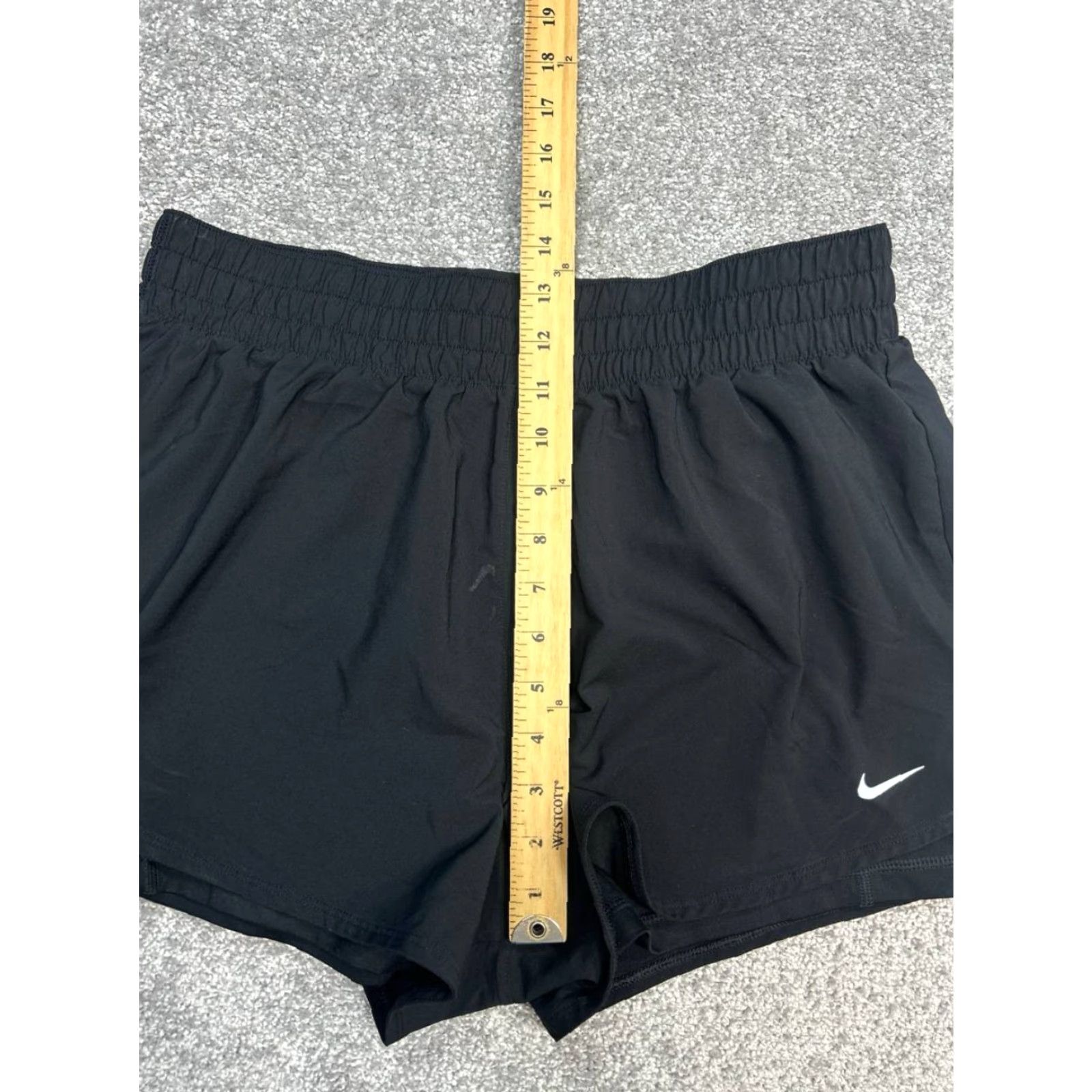 Nike Nike Running Shorts Womens Large Black Dri Fit Compression Liner Logo Stretch Size 36" / US 14 / IT 50 - 6 Thumbnail