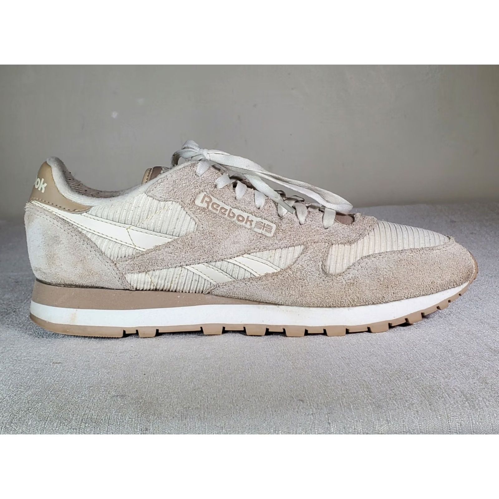 Reebok Reebok Classic Leather Trainers Suede Chalk Beige Men 8 Casual Running Sneakers Low Top Leather Textile Suede Black? Size US 8 / EU 41 - 2 Thumbnail