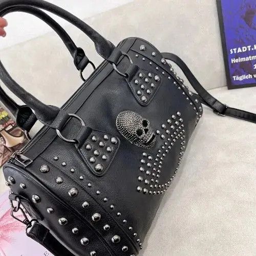Vintage Skull Rivet Messenger Bag Size ONE SIZE - 2 Thumbnail