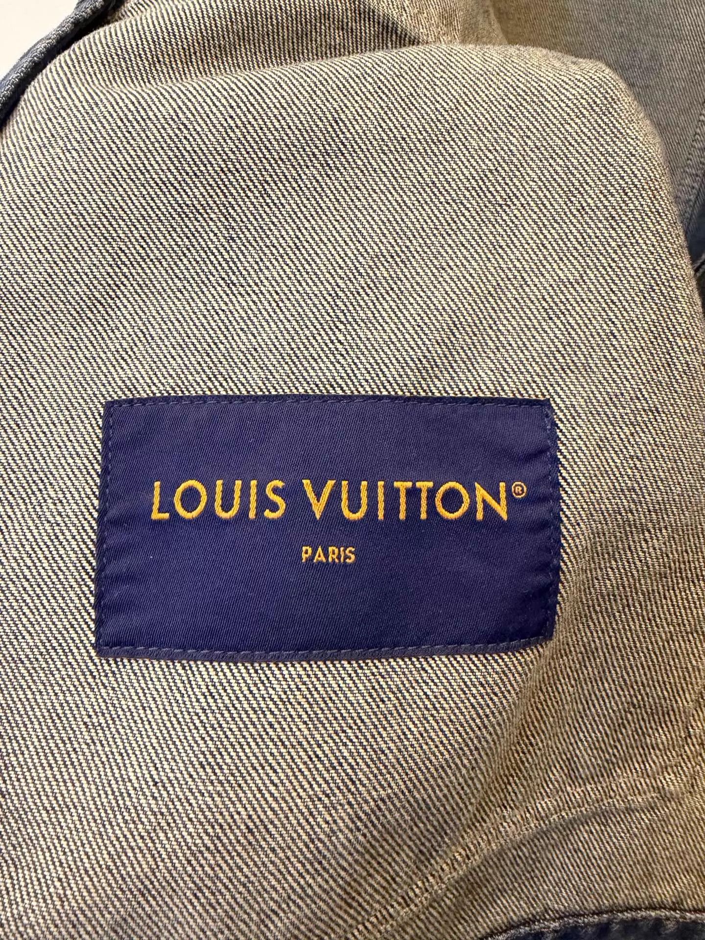 Louis Vuitton LV Logo embossed denim jacket men's navy blue 48 Size US M / EU 48-50 / 2 - 3 Thumbnail