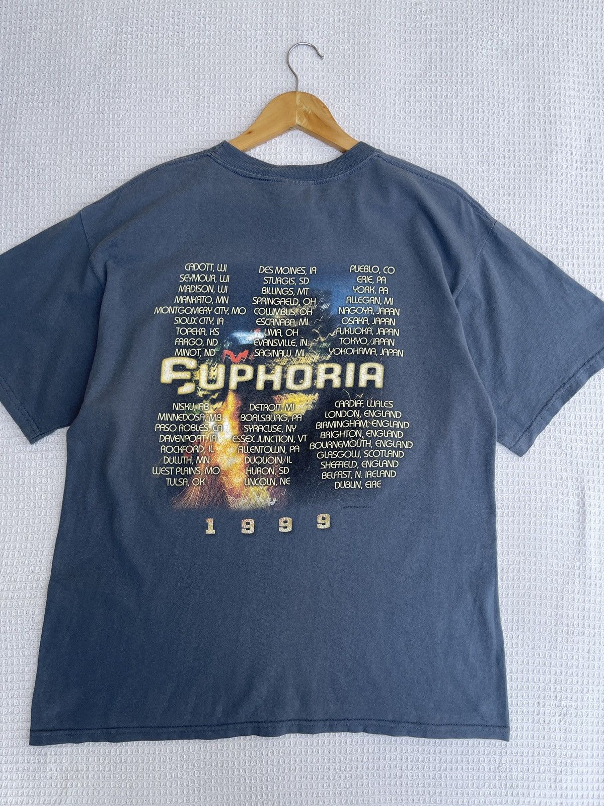 Band Tees Last Drop🔥Rare🔥Vintage 90s DEF LEPPARD Euphoria Giant Tee Size US L / EU 52-54 / 3 - 11 Thumbnail