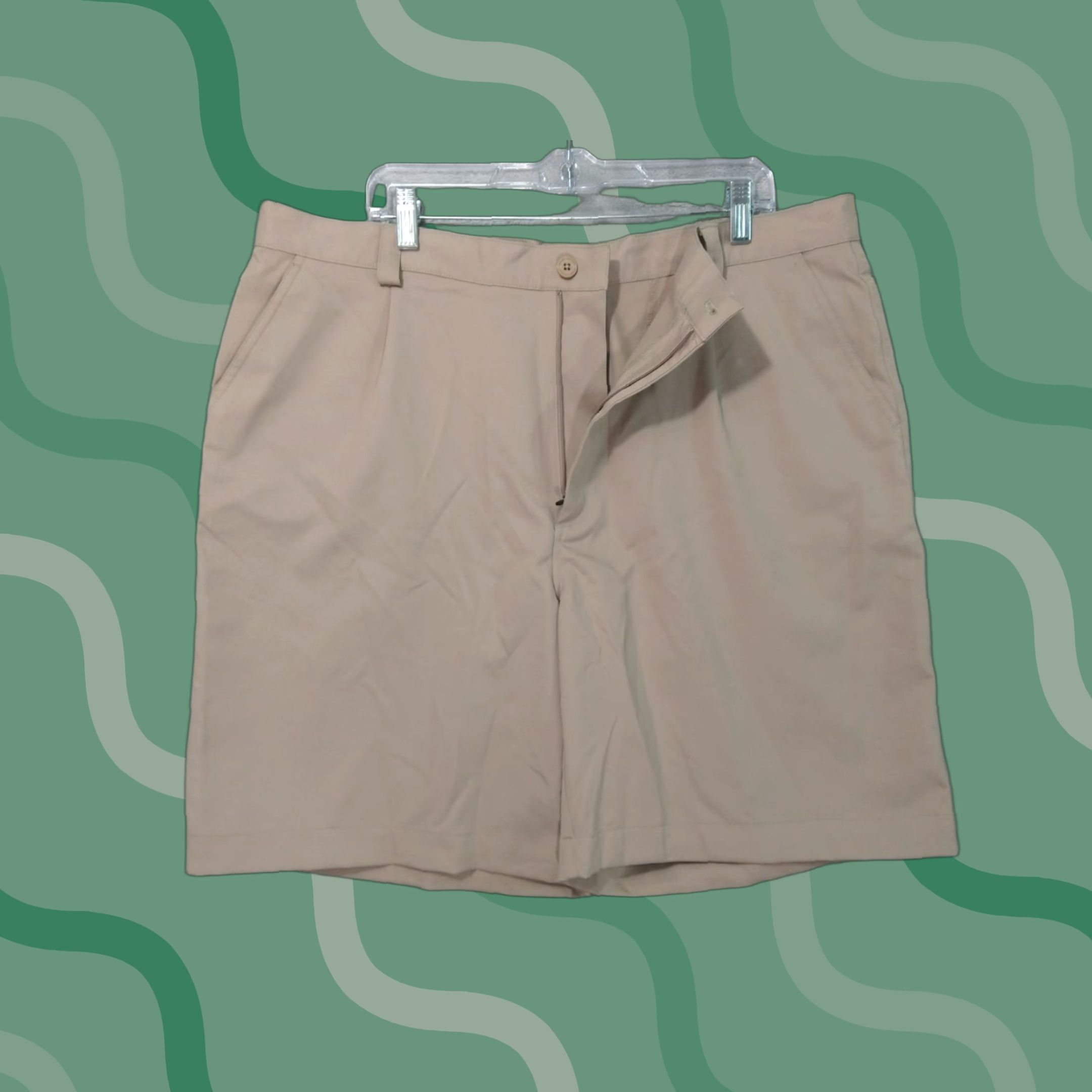 Under Armour Under Armour Shorts Mens 40 Beige Drive Performance Chino Pleated Golf Casual Shor t Size US 40 / EU 56 - 1 Thumbnail