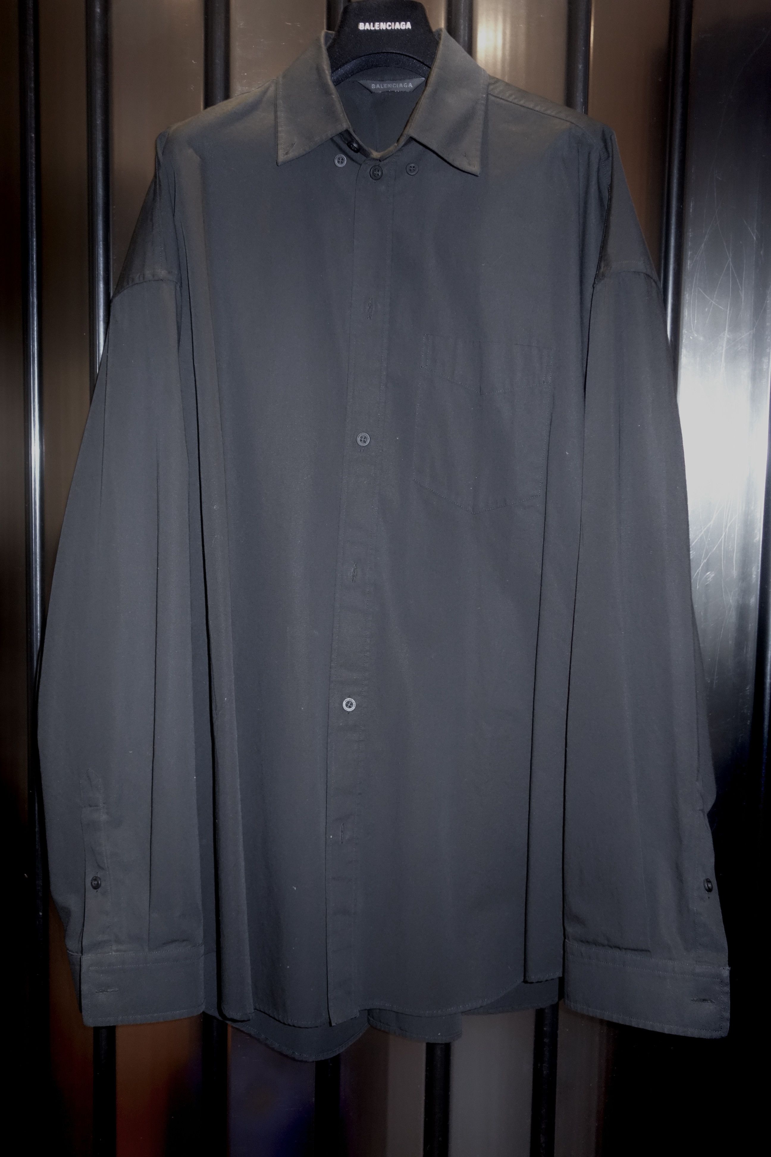 Balenciaga '360 Degree' Winter 022 oversized button down shirt Size US XL / EU 56 / 4 - 2 Thumbnail