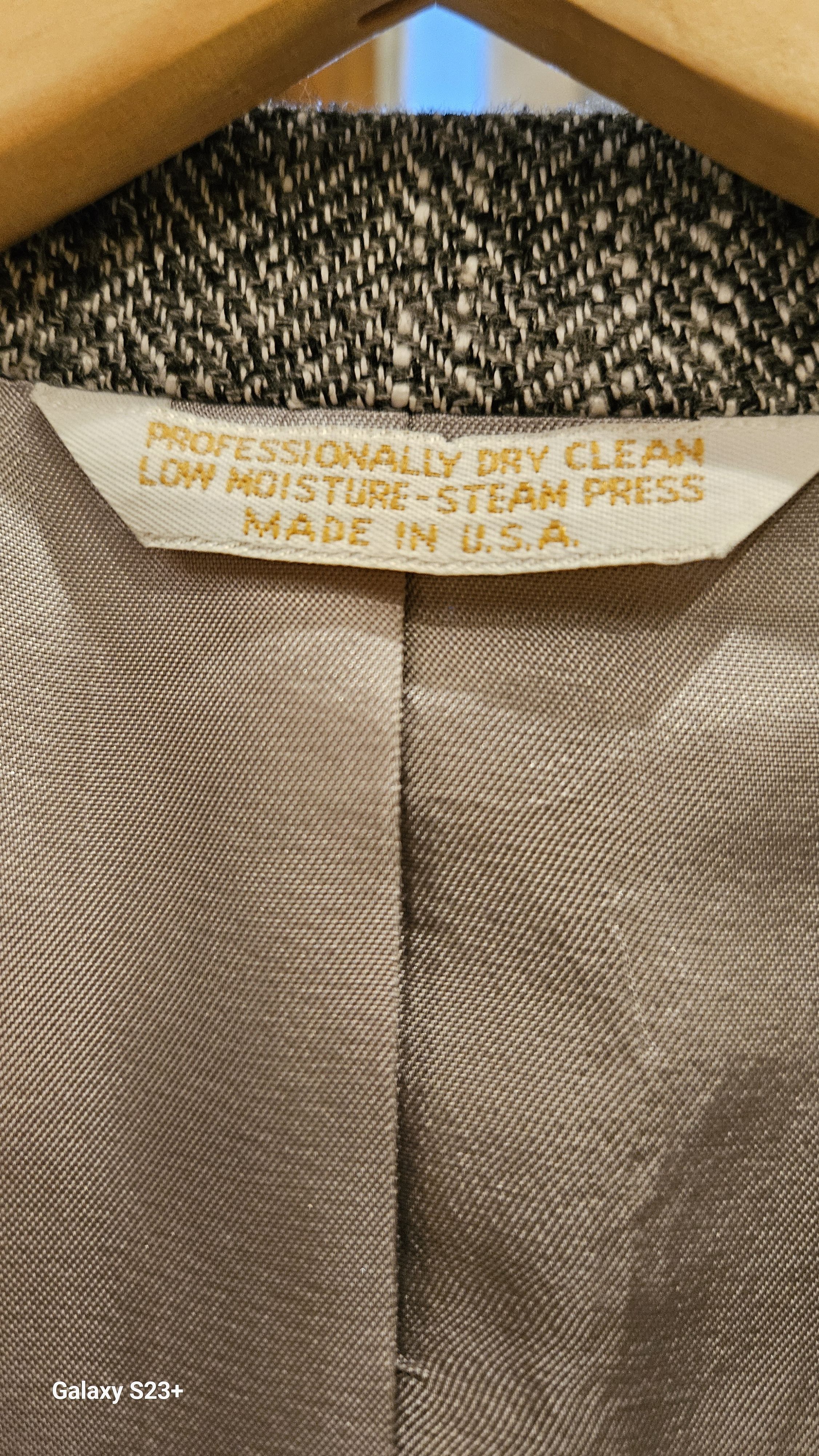 Adams Row Men's Gray Silk Blend Herringbone Blazer Sz. 38R Size 42R - 8 Thumbnail