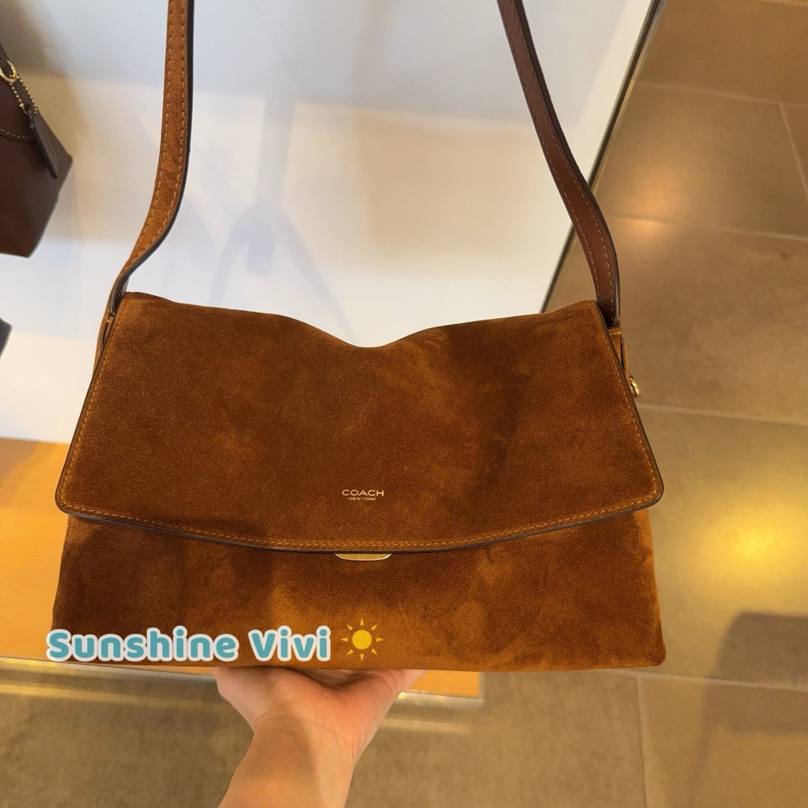 Coach NWT Coach Chelsea Shoulder Bag 30 Warm Brown leather CDS59 Size ONE SIZE - 3 Thumbnail