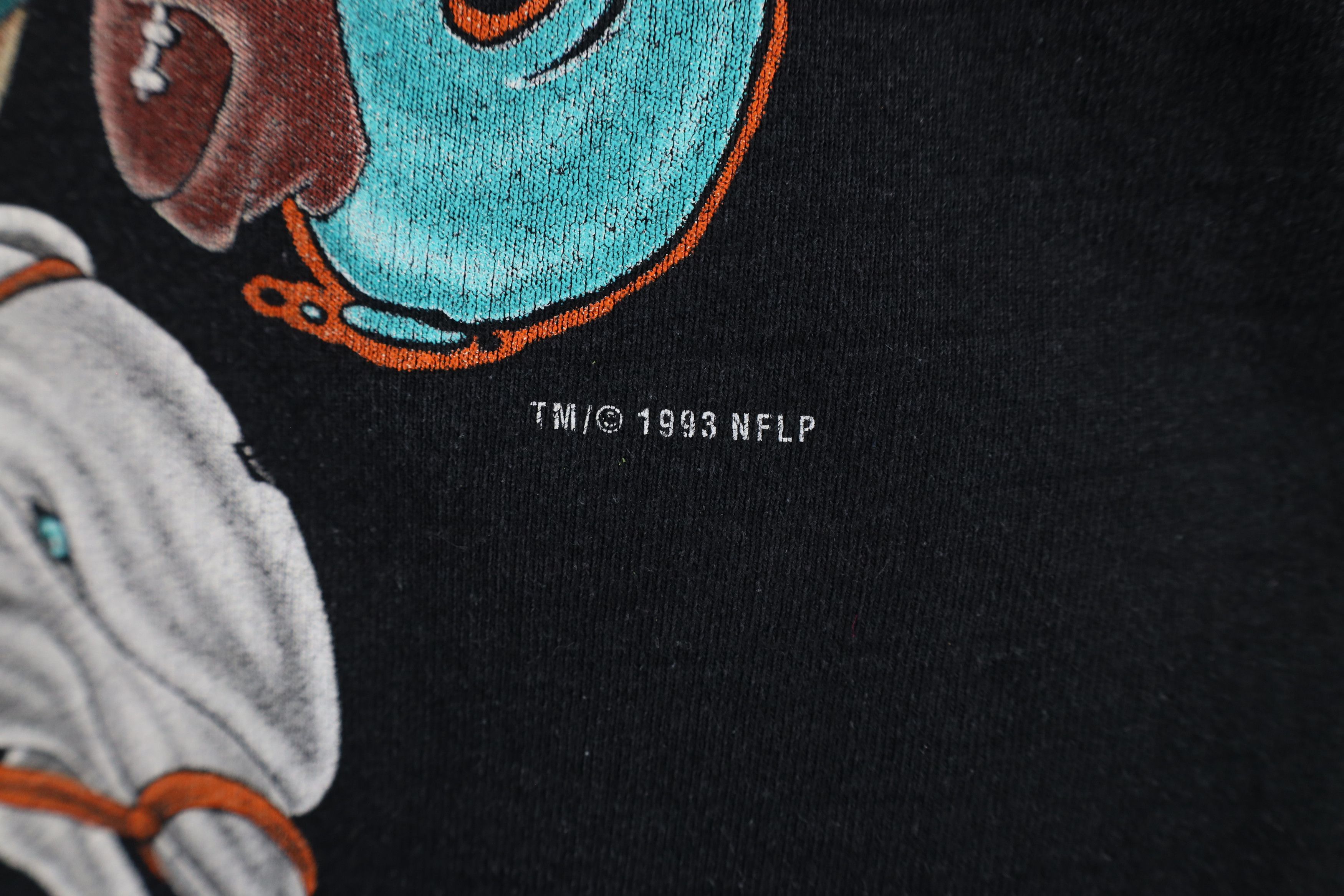 Vintage Vintage 90s Tazmanian Devil Dolphins Football Sweatshirt Size US L / EU 52-54 / 3 - 5 Thumbnail