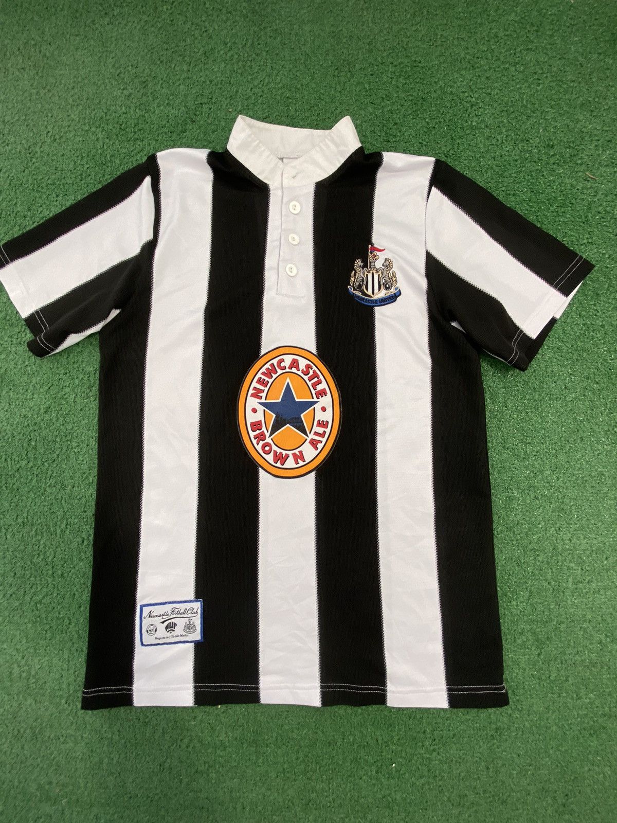 Other Newcastle united jersey tee Size US M / EU 48-50 / 2 - 1 Thumbnail