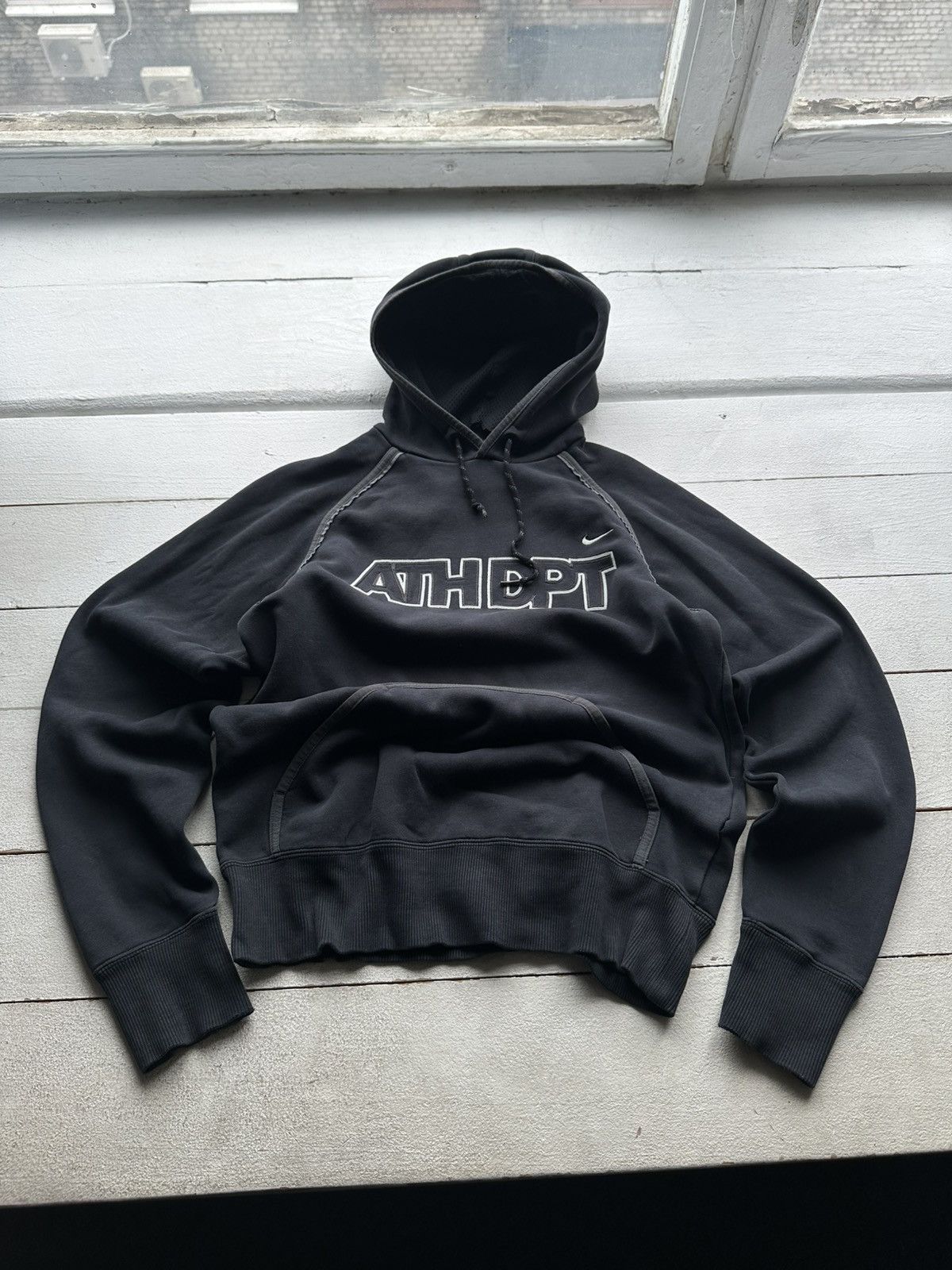 Nike VNTG🚨 Y2K Nike ATHLETIC DEPT Hoodie Big Logo drill faded Size US S / EU 44-46 / 1 - 1 Thumbnail
