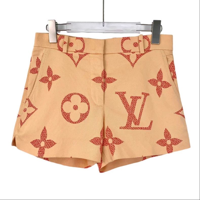Louis Vuitton Louis Vuitton Monogram Cotton Casual Shorts Size US 36 / EU 52 - 1 Thumbnail