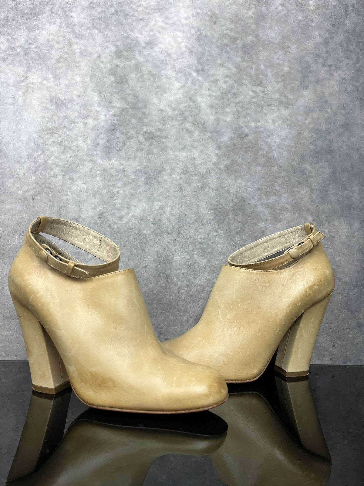 Chloe Chloé Leather Ankle Boots with Ankle Strap Beige/Tan Size 37 Size US 7 / IT 37 - 5 Thumbnail