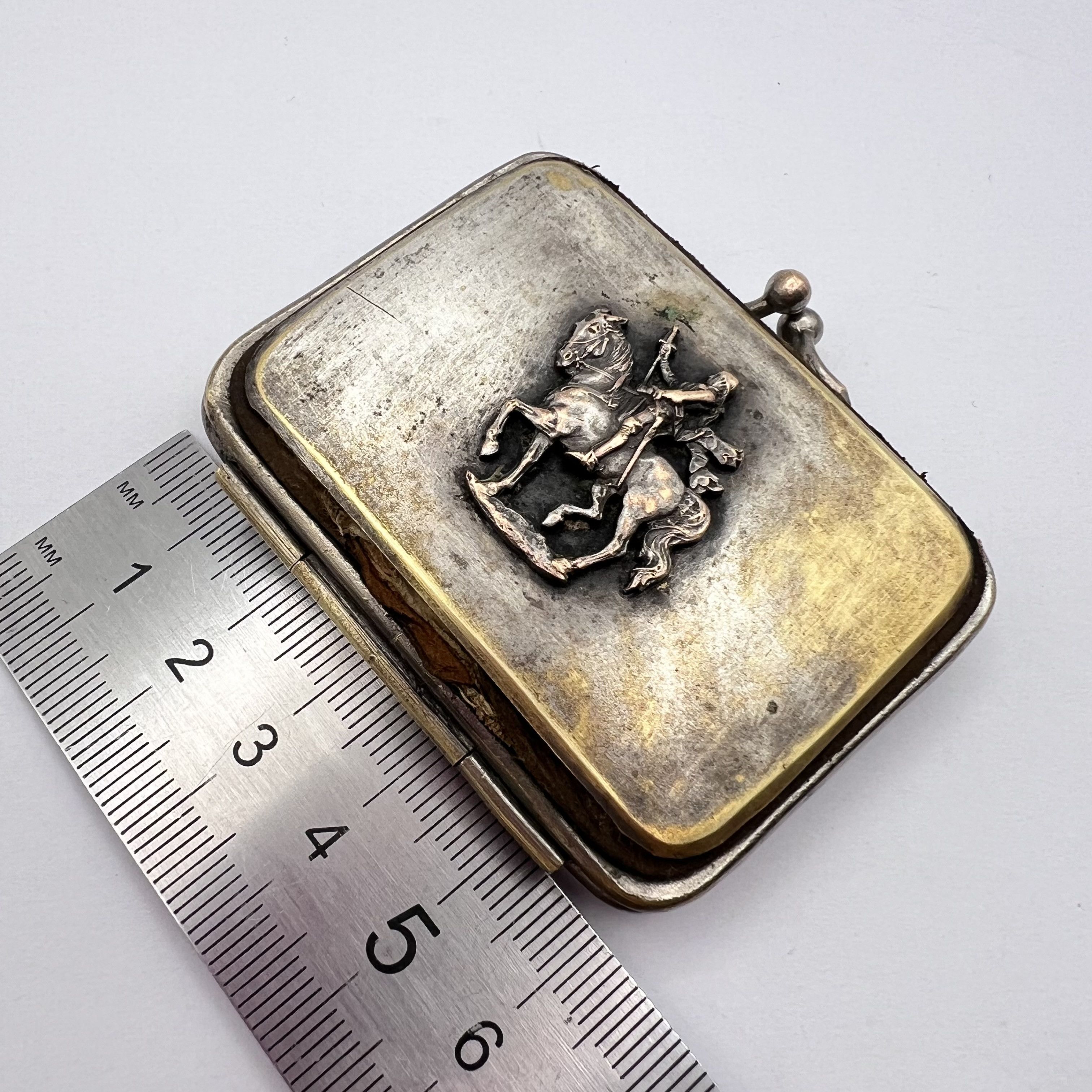 Vintage Antique Brass Coin Purse Gold Plated Knight Horse Motif Size ONE SIZE - 3 Thumbnail