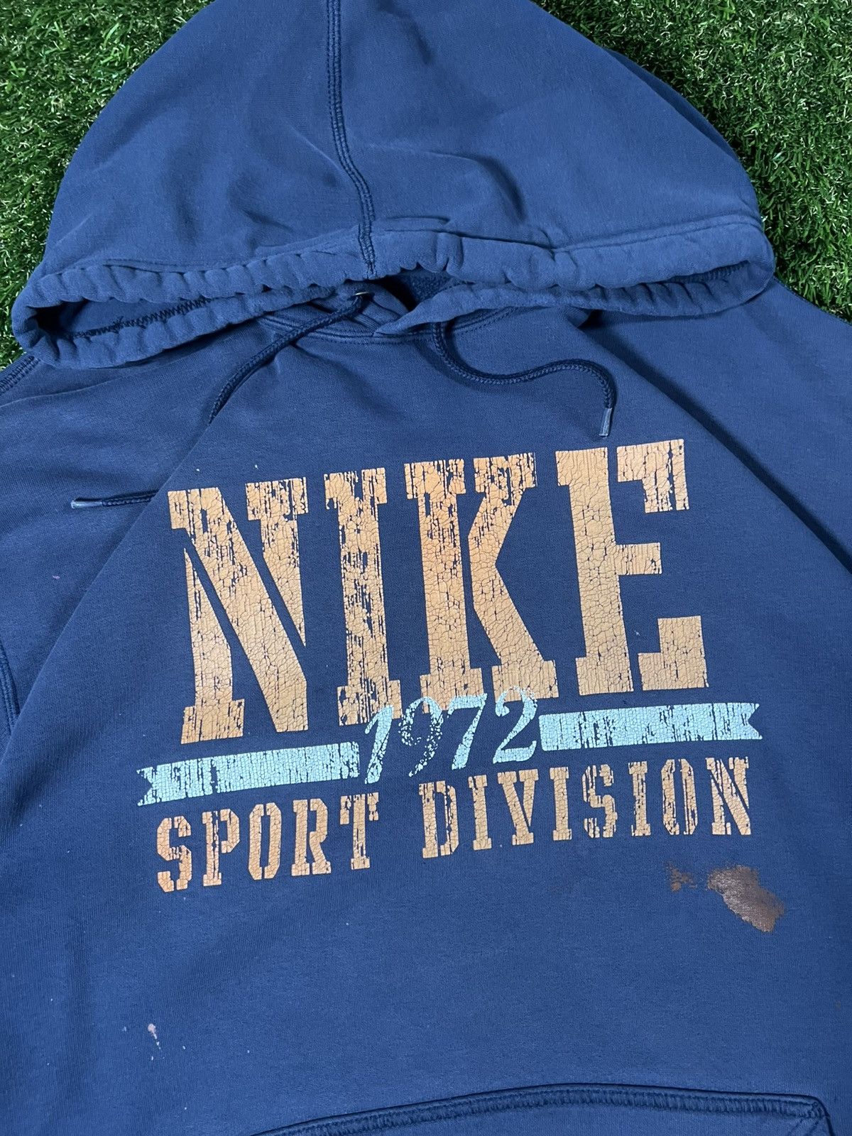 Nike Vintage Y2k Faded Distressed Nike Essential Fall Sweatshirt Size US XL / EU 56 / 4 - 2 Thumbnail