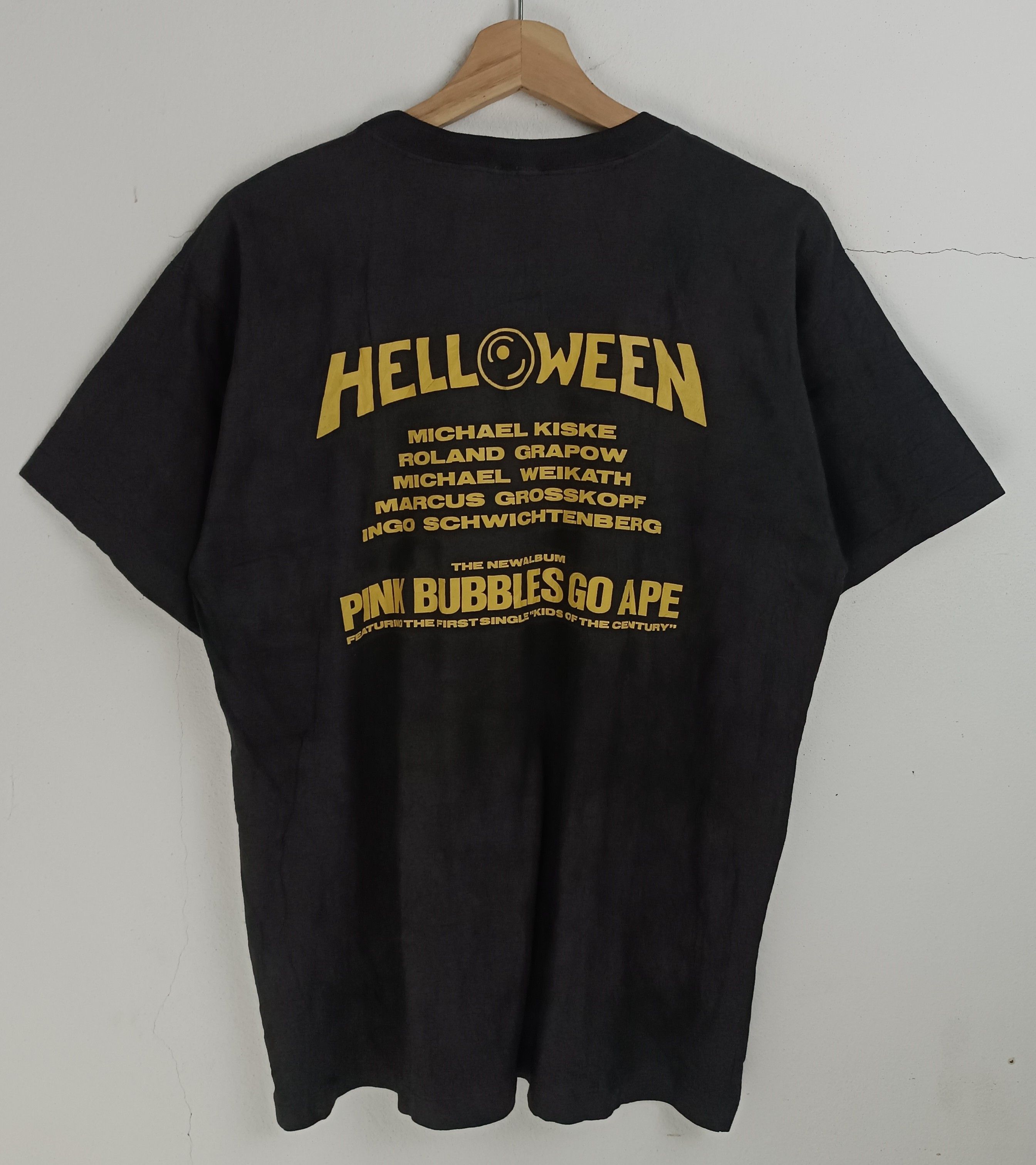 Band Tees VINTAGE 90'S HELLOWEEN PINK BUBBLES POWER METAL TEE meatloaf Size US M / EU 48-50 / 2 - 4 Thumbnail