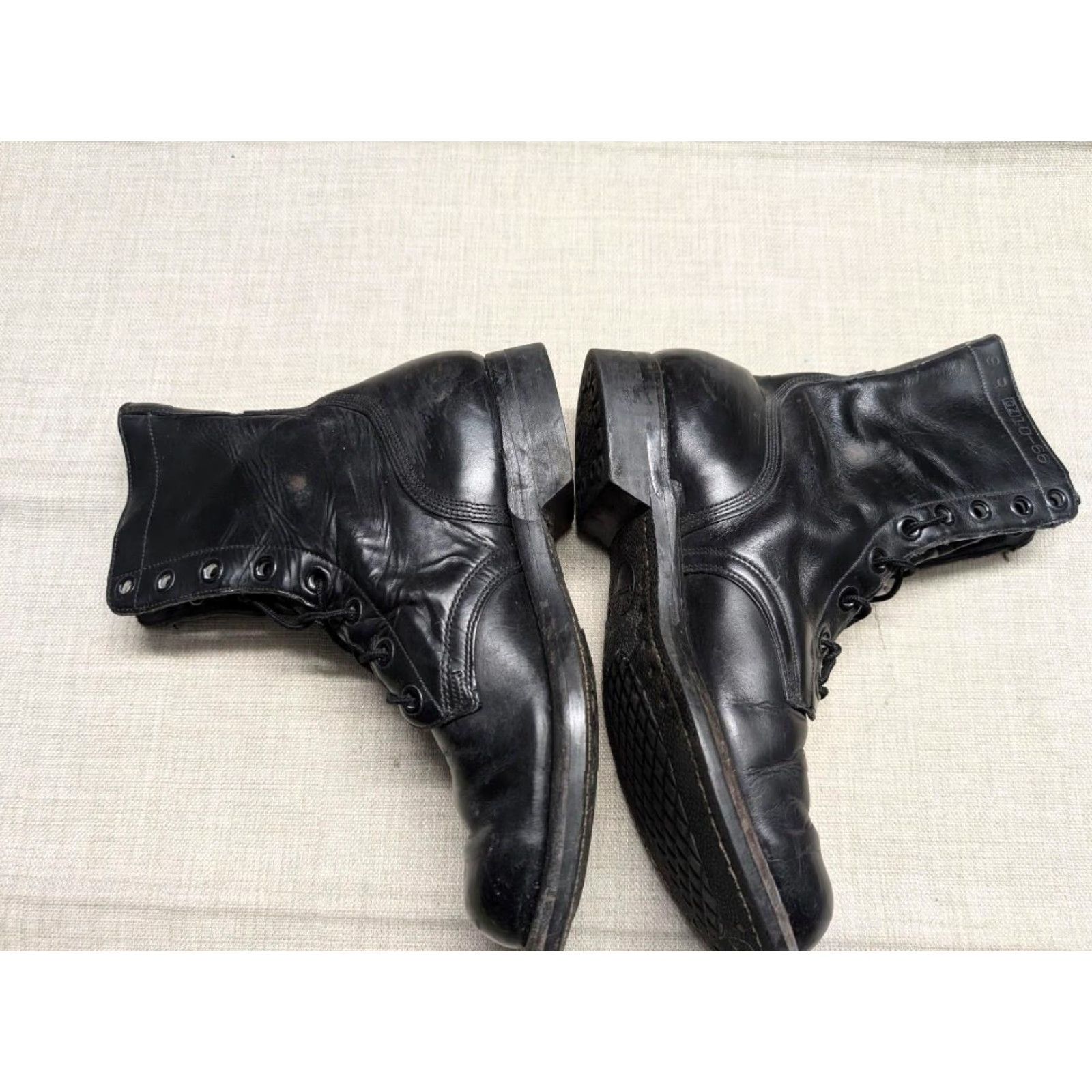 Vintage VINTAGE army combat boots US ARMY black 8R/9R mismastched sizes VIETNAM leather Boots Mens Size US 8 / EU 41 - 2 Thumbnail