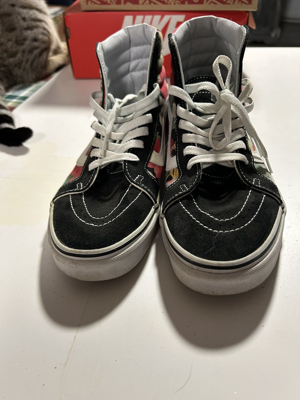 Vans High top floral vans Size US 9 / EU 42 - 2 Thumbnail