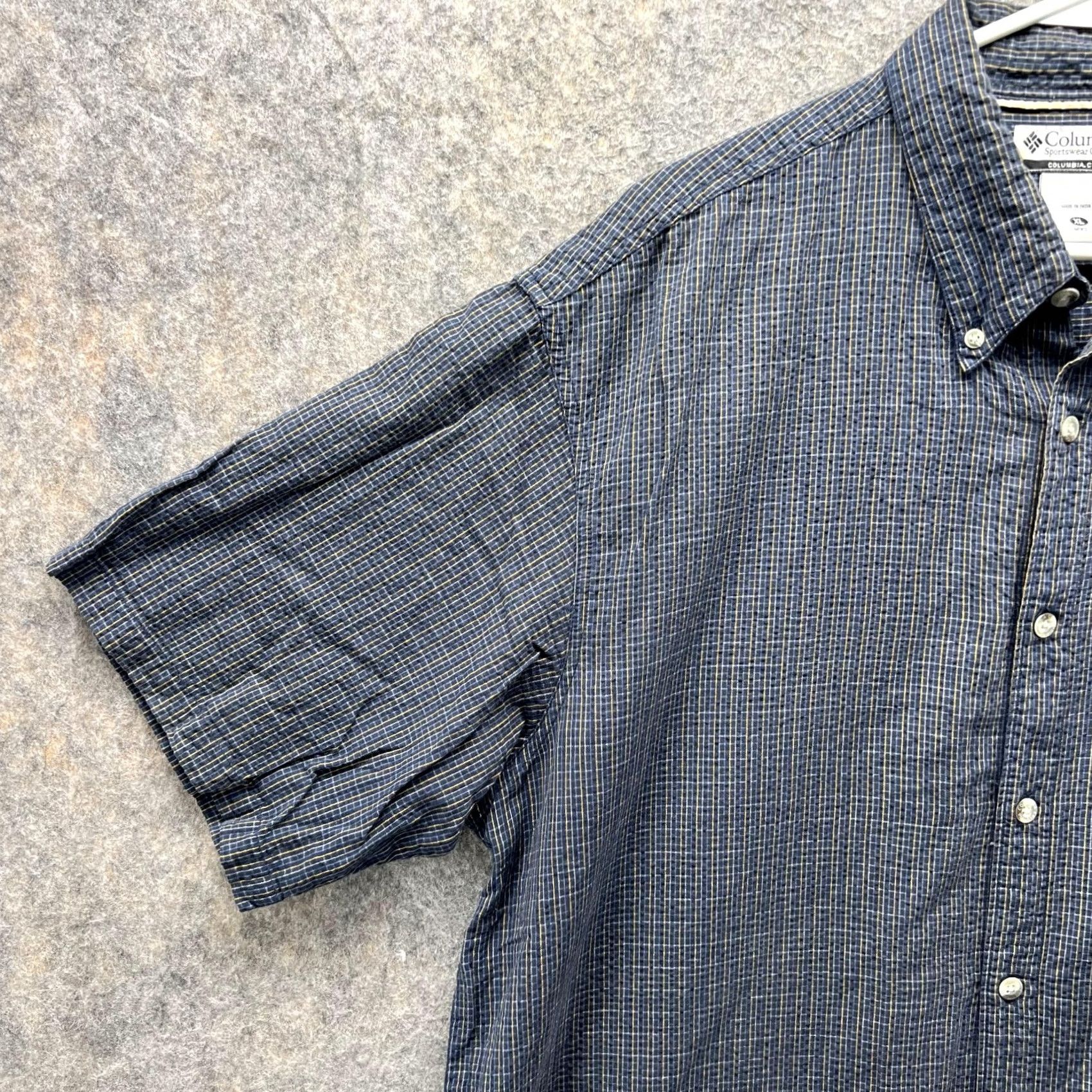 Vintage VINTAGE Columbia Shirt Mens XL Gray Casual Button-Down Seersucker Sportswear Size US XL / EU 56 / 4 - 4 Thumbnail