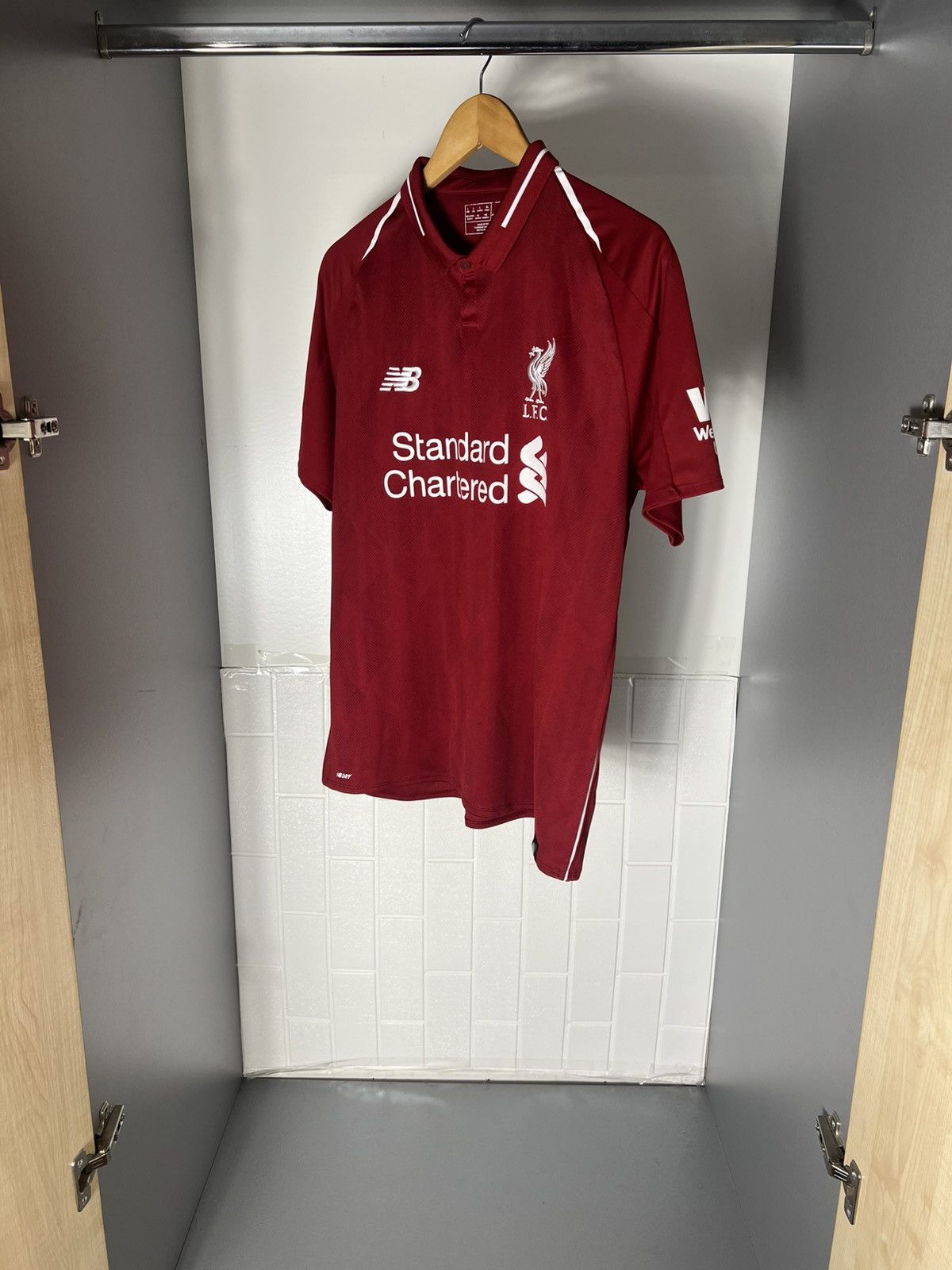 New Balance VINTAGE NEW BALANCE FC LIVERPOOL ENGLAND SOCCER JERSEY RETRO Size US L / EU 52-54 / 3 - 2 Thumbnail
