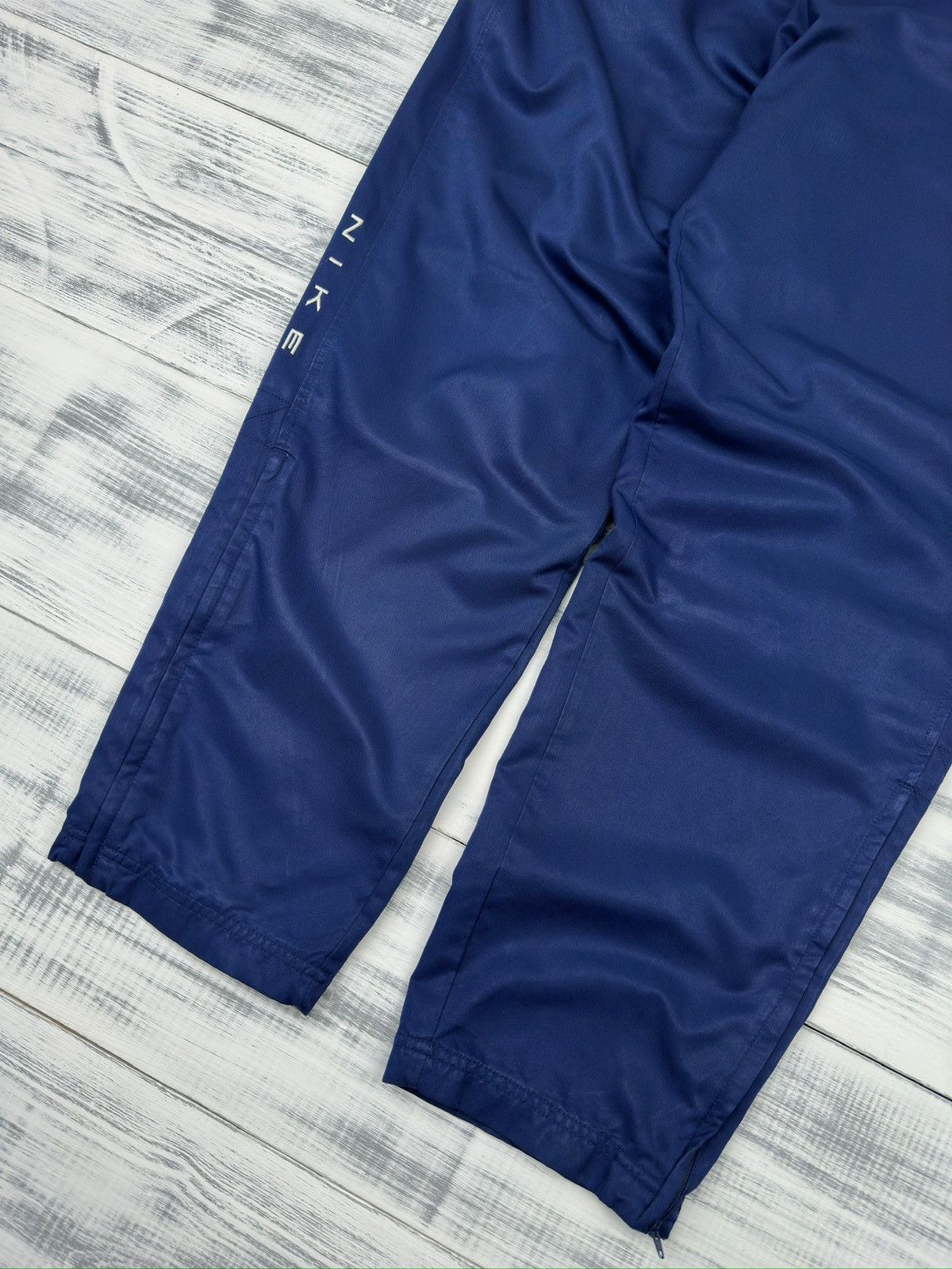 Nike Vintage NIKE Baggy Sweatpants Swoosh Logo Y2K Track Pants Size US 32 / EU 48 - 5 Thumbnail