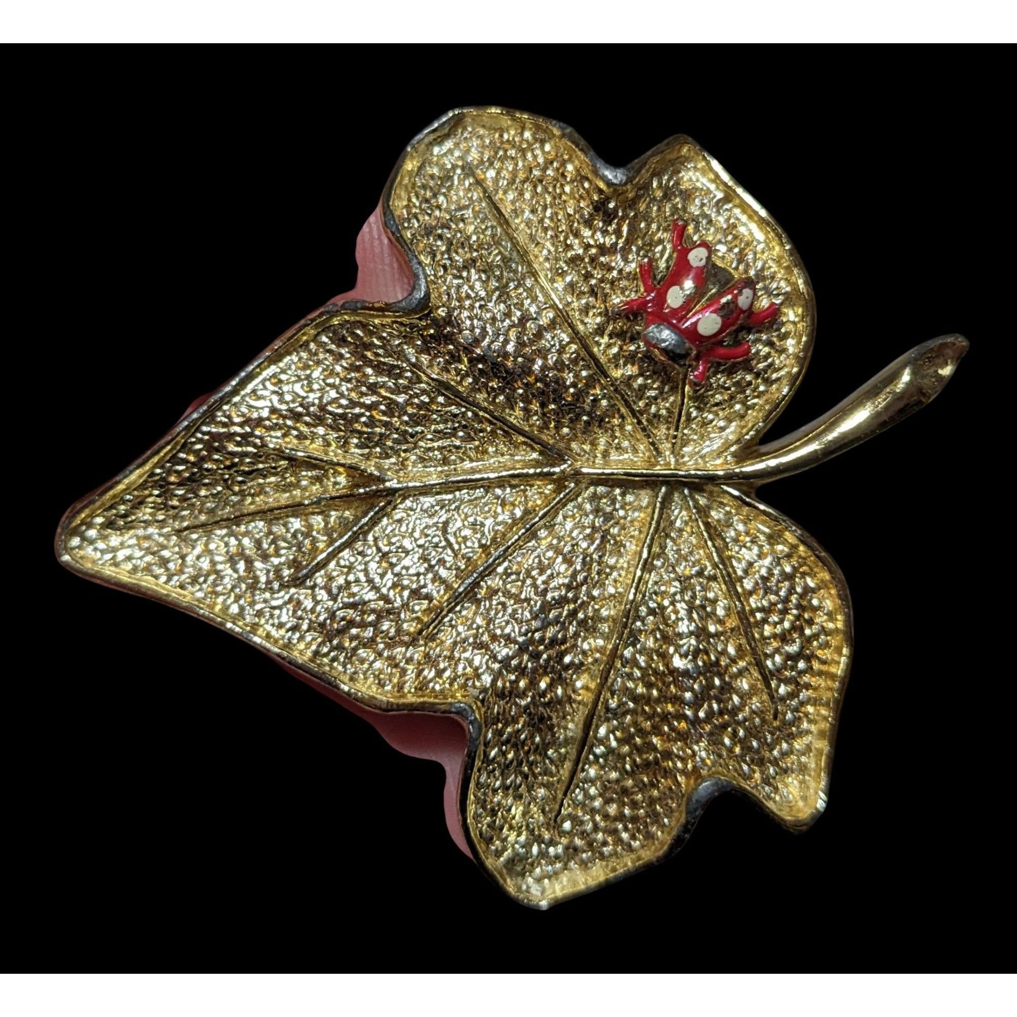 Other Vintage Gold Tone Ladybug On A Leaf Brooch Size ONE SIZE - 2 Thumbnail