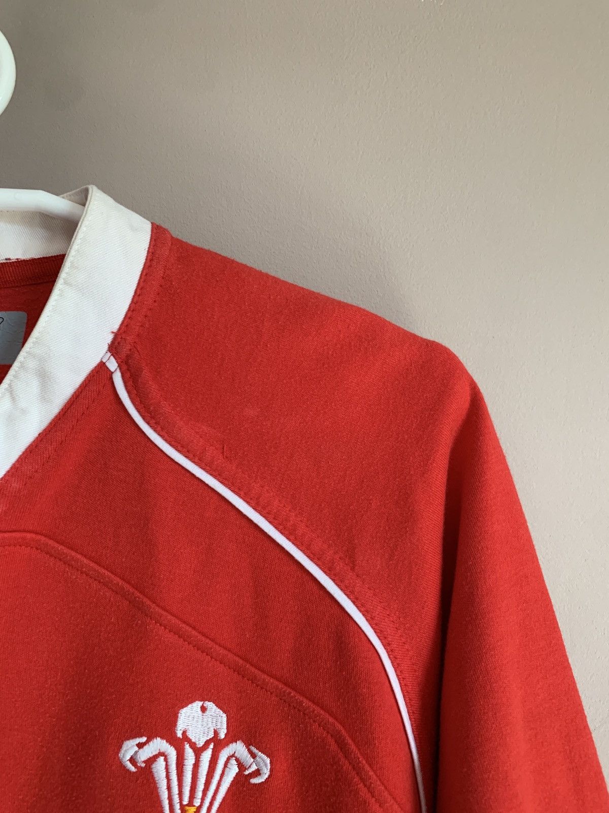 Vintage Wales 2004 Home Rugby Union Shirt Reebok Jersey Size S Size US S / EU 44-46 / 1 - 6 Thumbnail