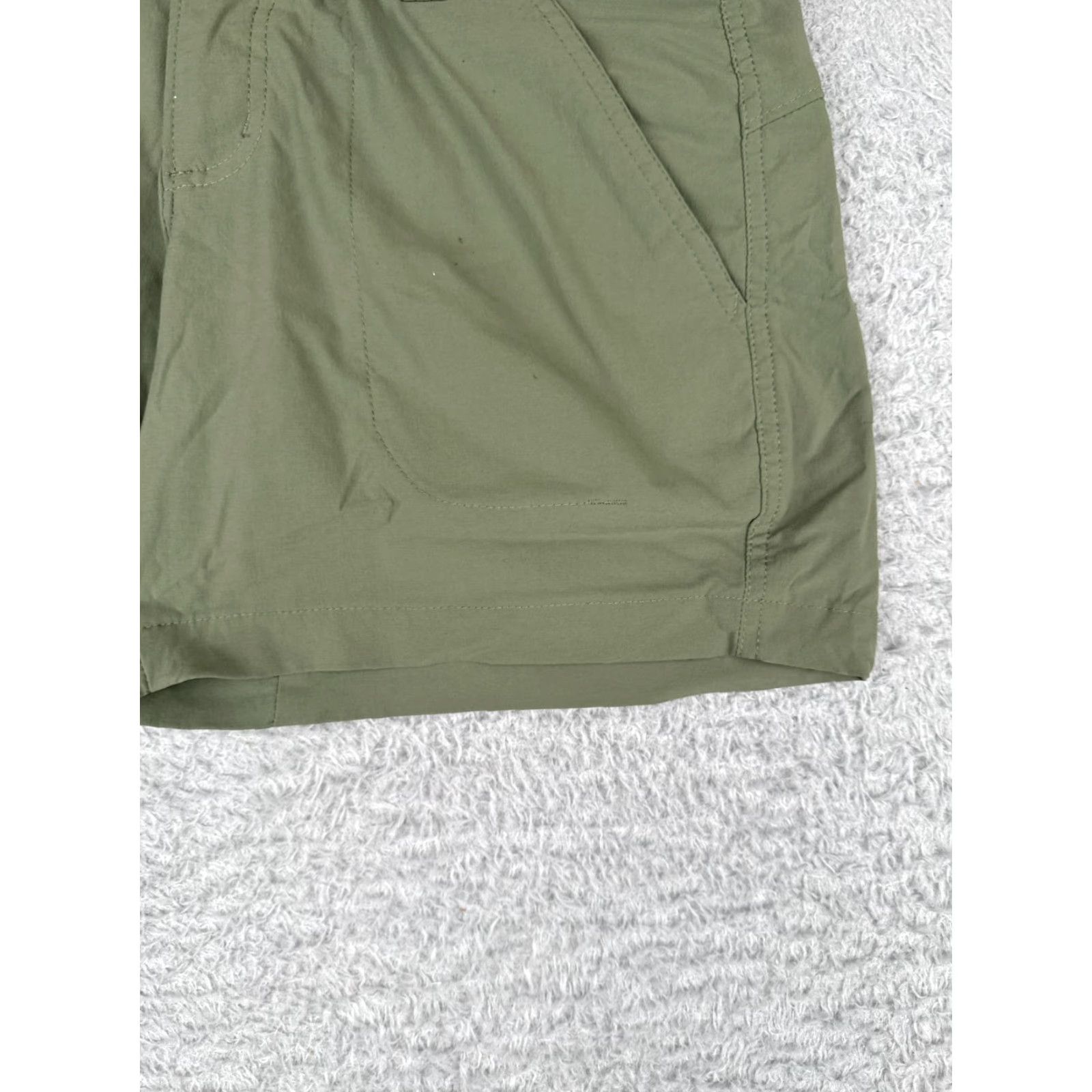 Vintage Columbia Shorts Women 8 Green Omni-Shield Nylon Blend Chino Hiking Camping 30x5 Womens Size 30" / US 8 / IT 44 - 2 Thumbnail