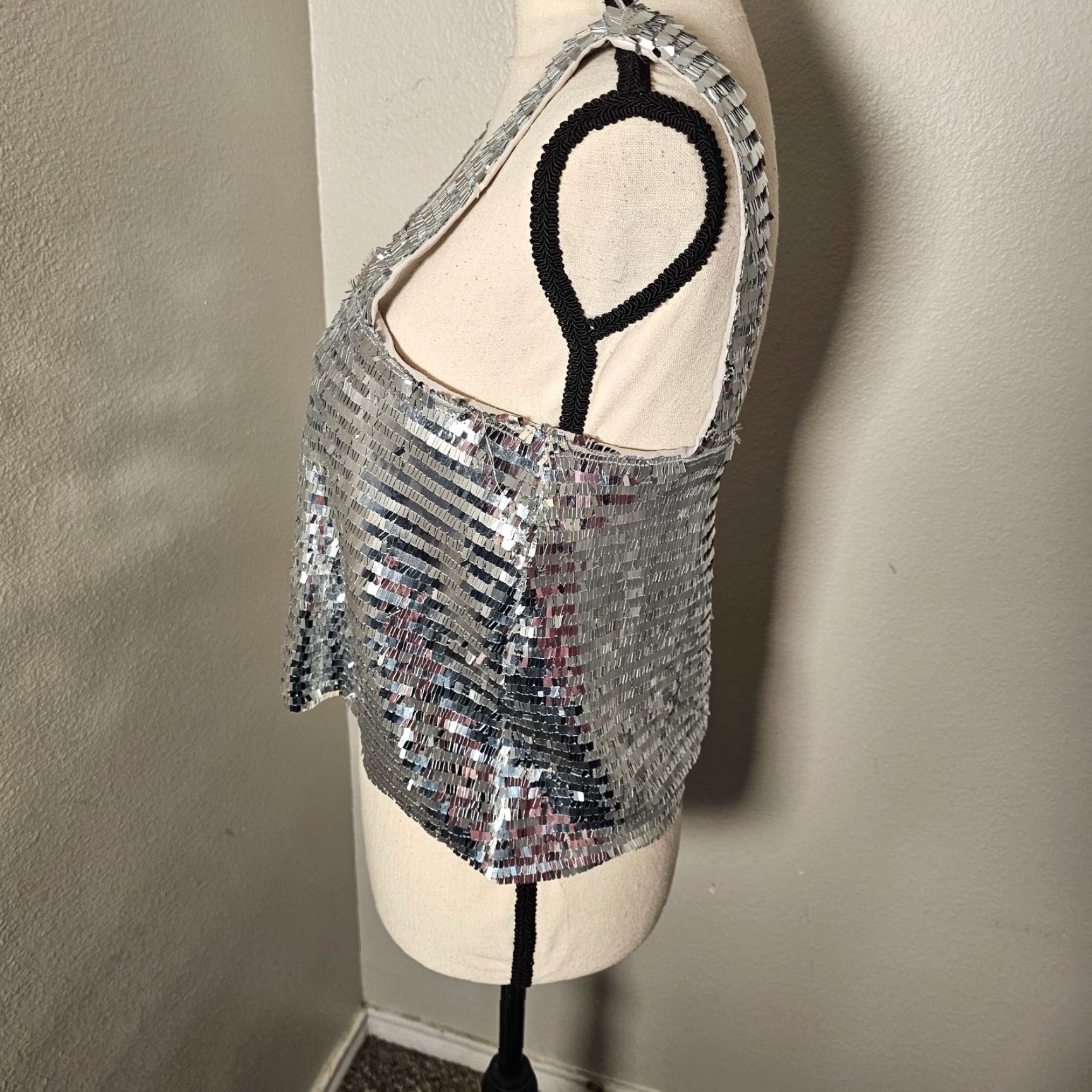 Zara VINTAGE Zara Silver Metallic Crop Top Women's S Sleeveless Tank Party Casual Modern Size S / US 4 / IT 40 - 2 Thumbnail