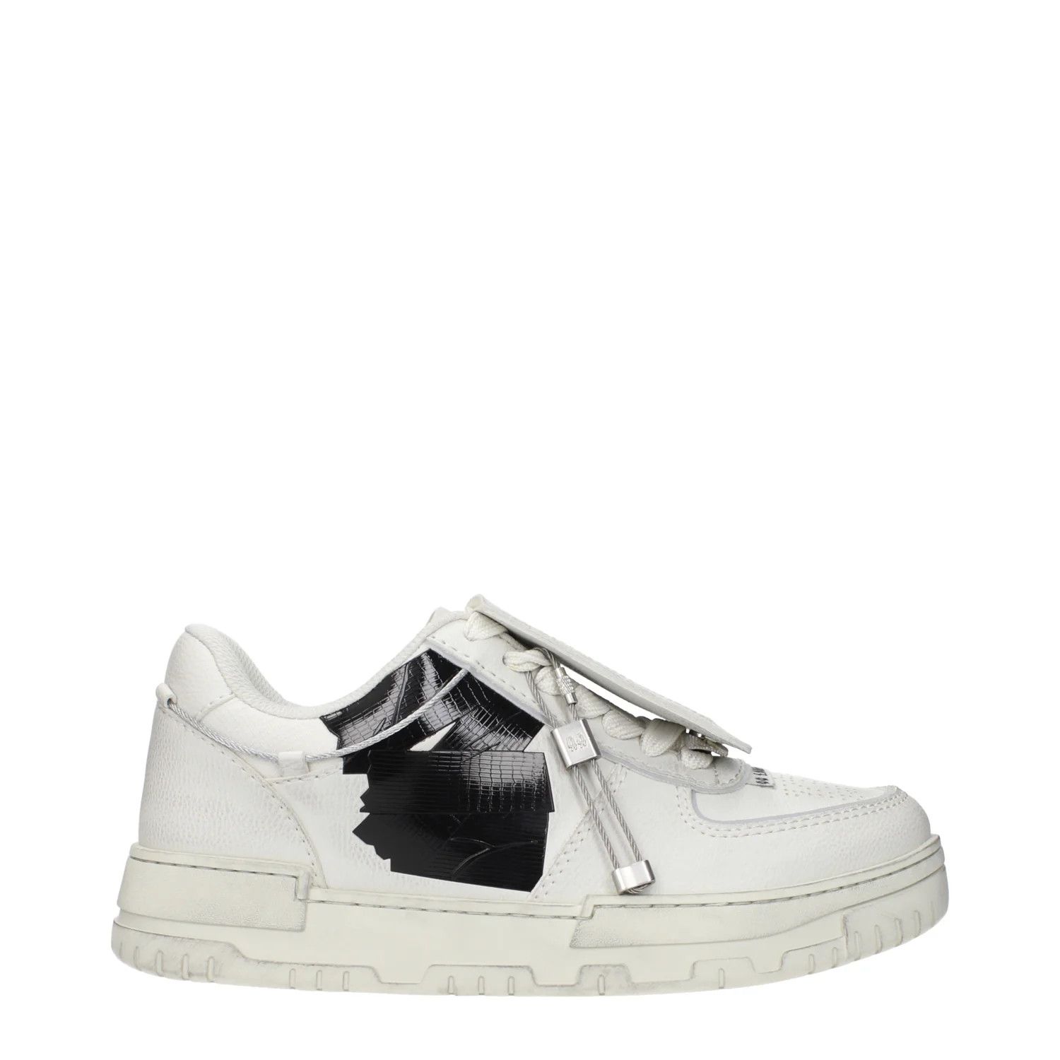 ob1o1e1025 Low-Top Sneakers in Off White/Black
