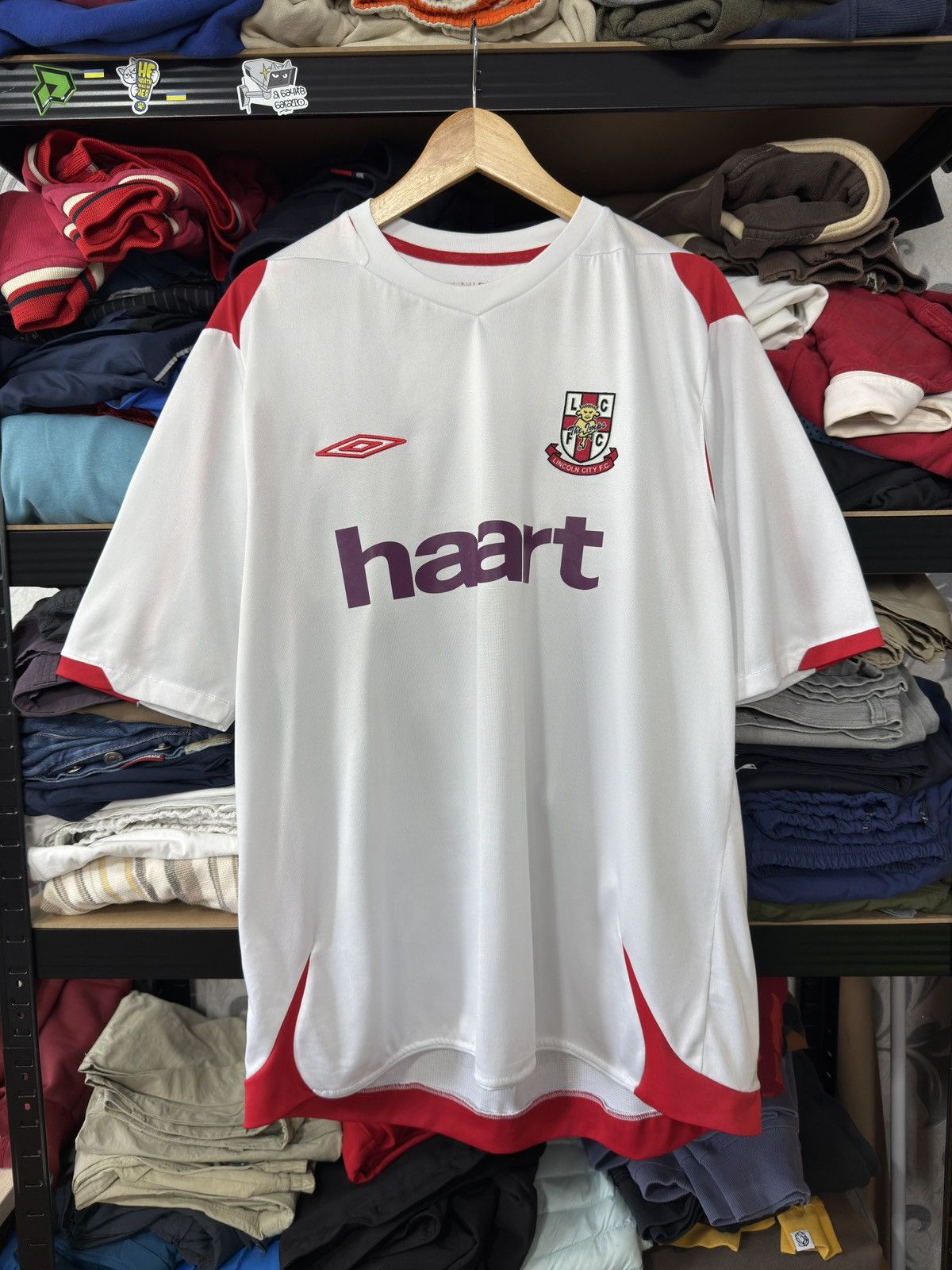 Umbro VTG UMBRO LINCOLN CITY FC 2008-2009 HOME FOOTBALL T-SHIRT Size US XL / EU 56 / 4 - 9 Thumbnail