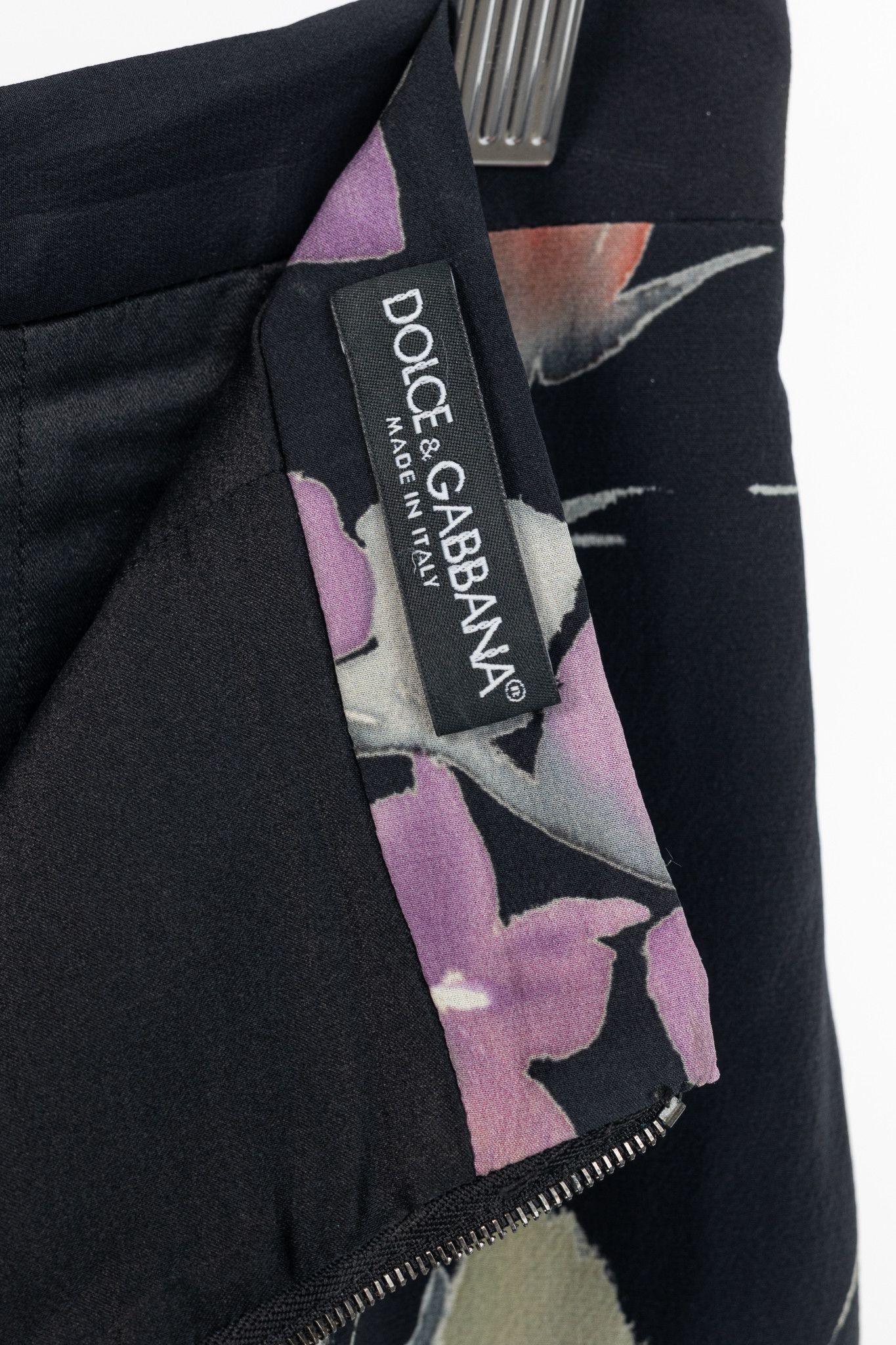 Dolce & Gabbana Dolce & Gabbana Black Floral Silk Pencil Skirt Size 30" / US 8 / IT 44 - 7 Thumbnail