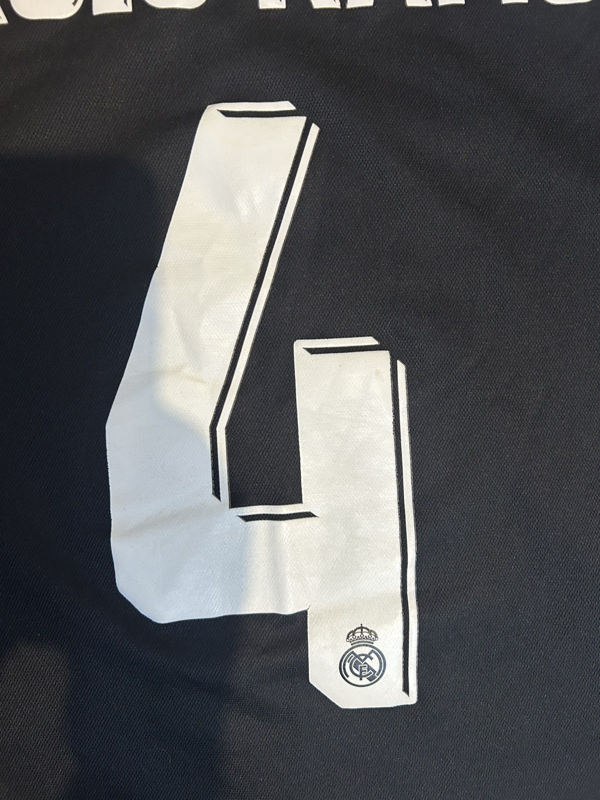 Adidas Real Madrid 2017-2018 away jersey Size US S / EU 44-46 / 1 - 12 Thumbnail