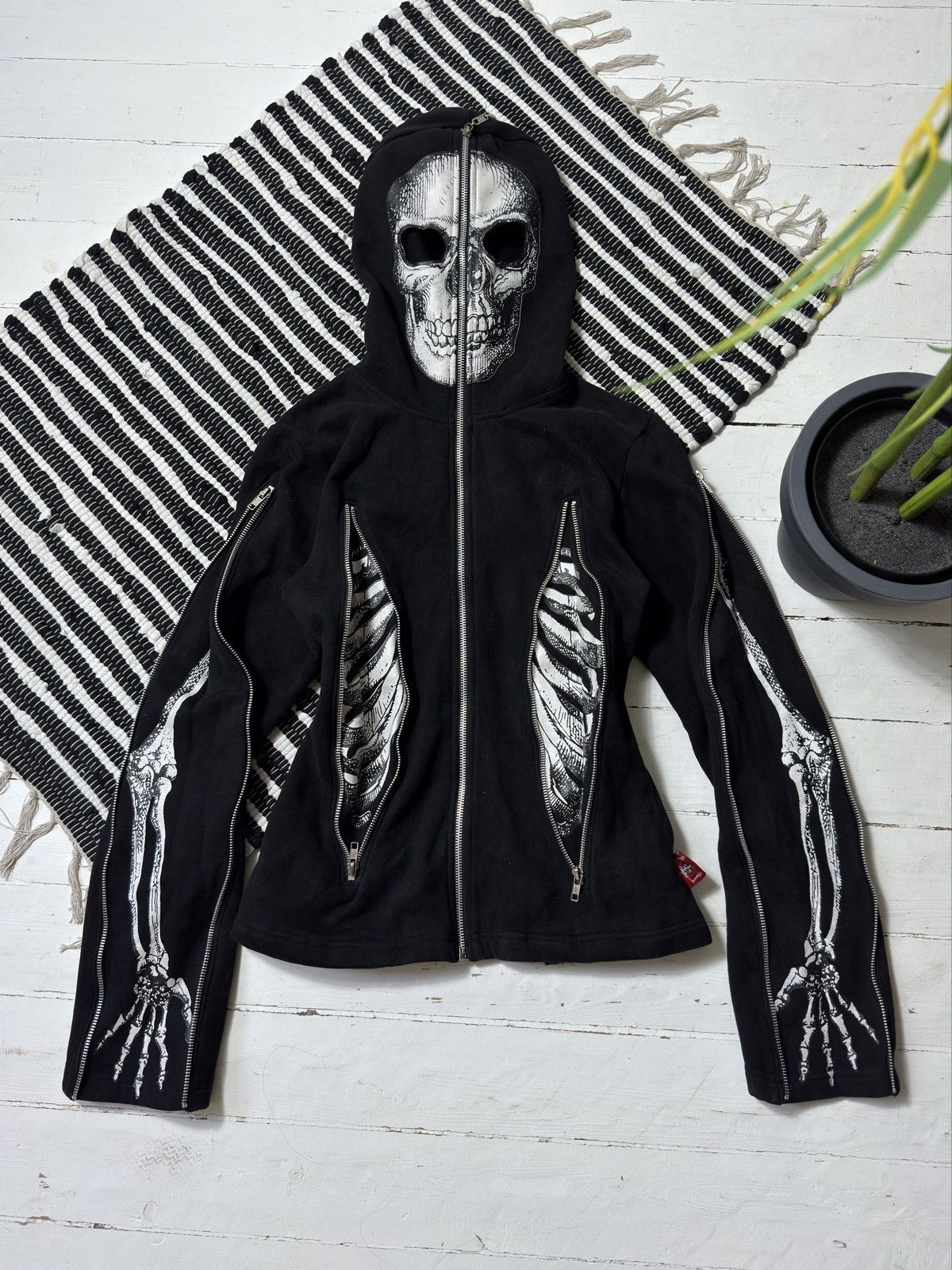Vintage VINTAGE AVANT GARDE SKELETON CORSET STYLE FULL ZIP UP HOODIE Size M / US 6-8 / IT 42-44 - 1 Thumbnail